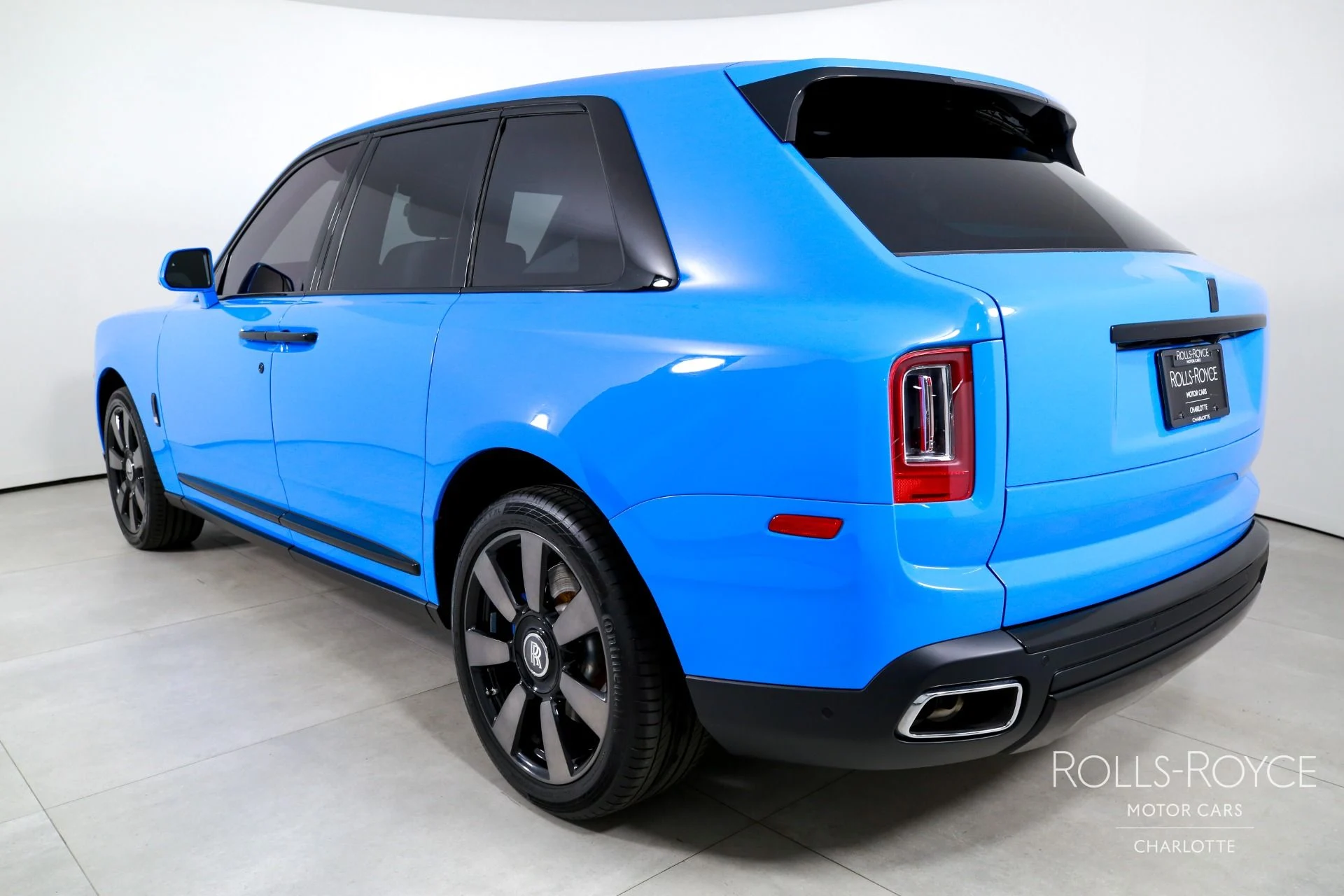 mph007_2816055620_Used_2023_Rolls_Royce_Cullinan_1771369577_1e40e694cb