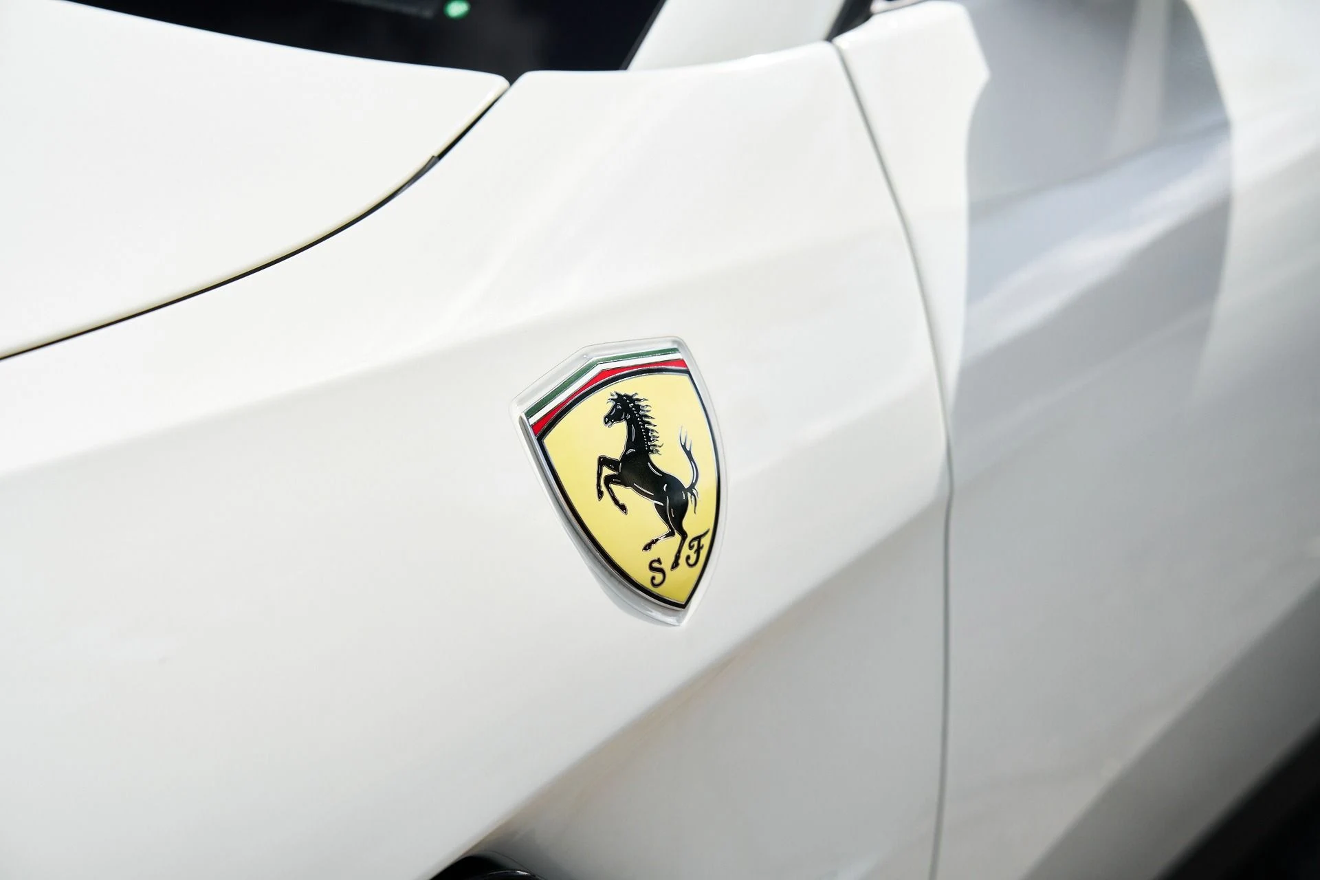 mph007_2816810530_Used_2019_Ferrari_GTC_4_Lusso_T_1758850837_824d6616d6