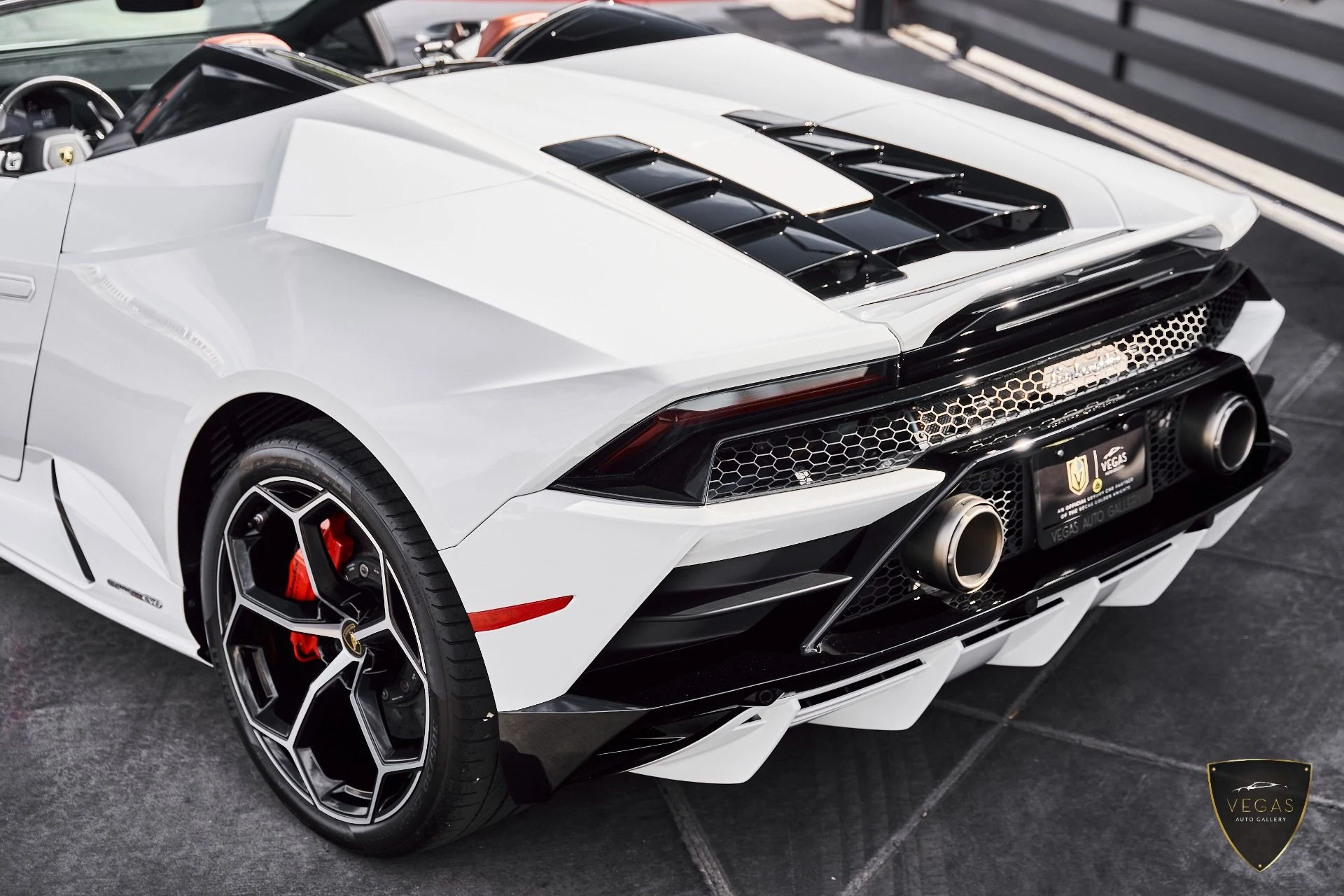 mph007_2828605478_Used_2020_Lamborghini_Huracan_EVO_Base_1782523322_cdbc5cd595