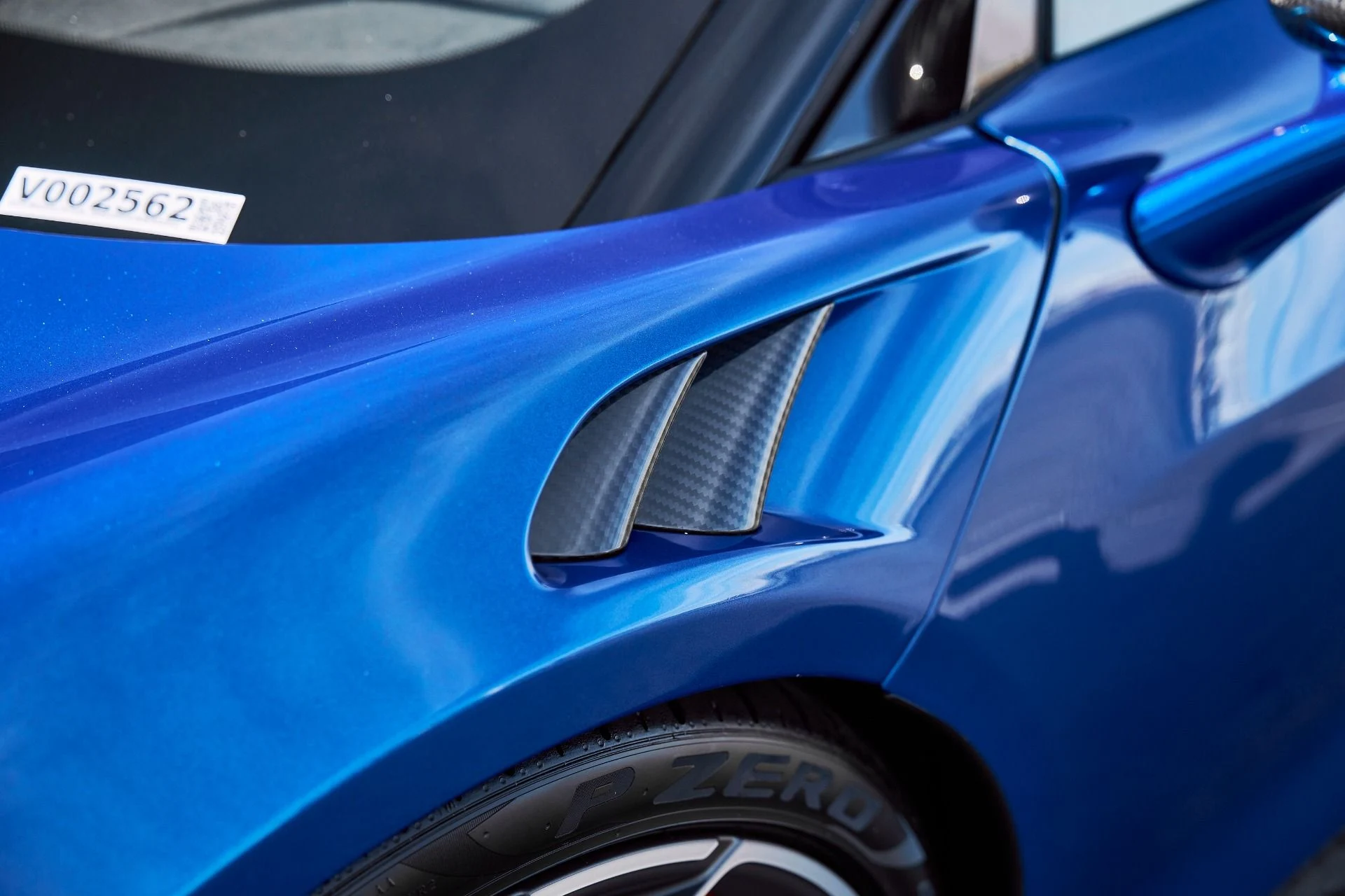 mph007_2831153942_Used_2025_Mc_Laren_Artura_1769567569_f504e4979f