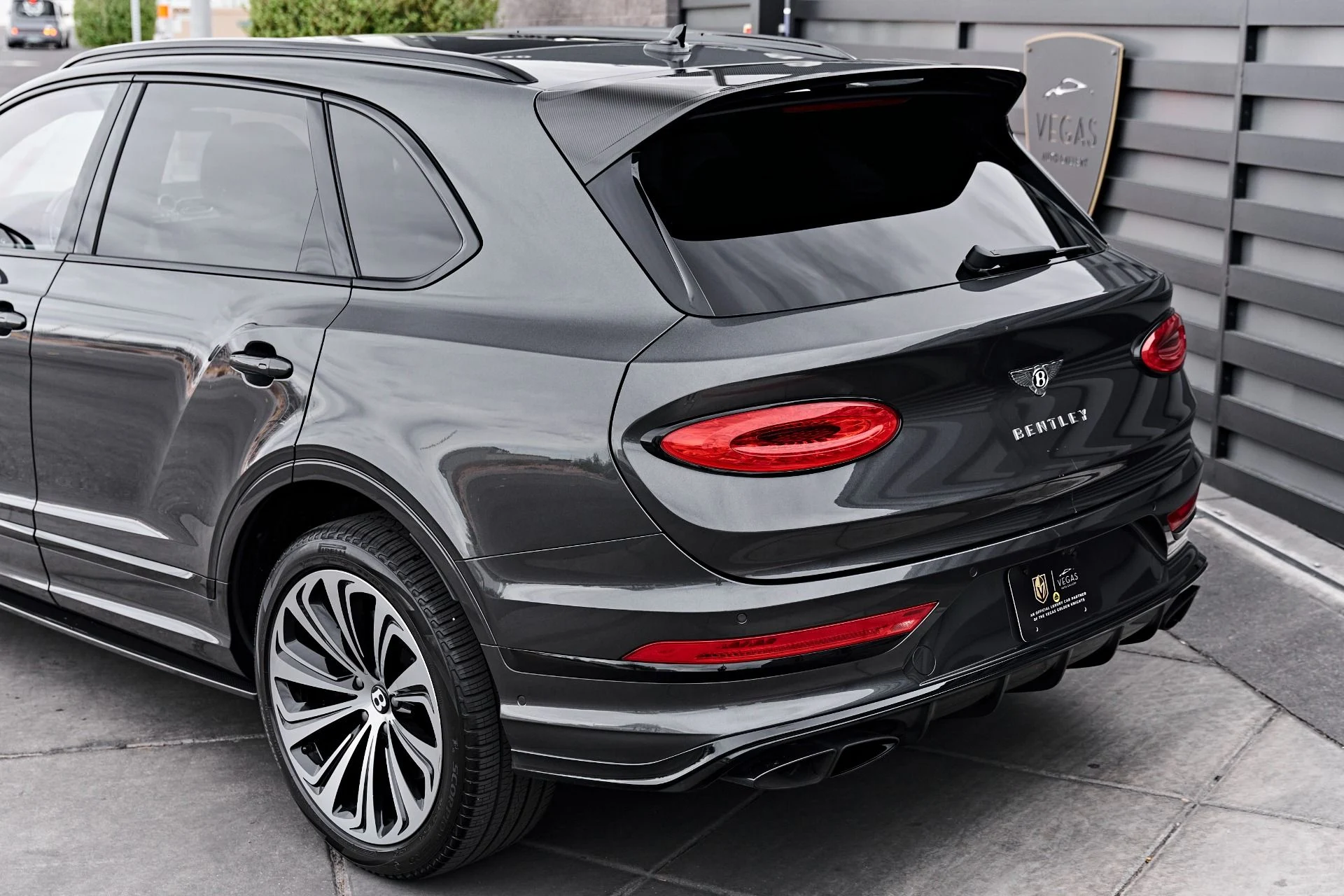 mph007_2832610286_Used_2022_Bentley_Bentayga_V8_1791935690_eafa6d7f13