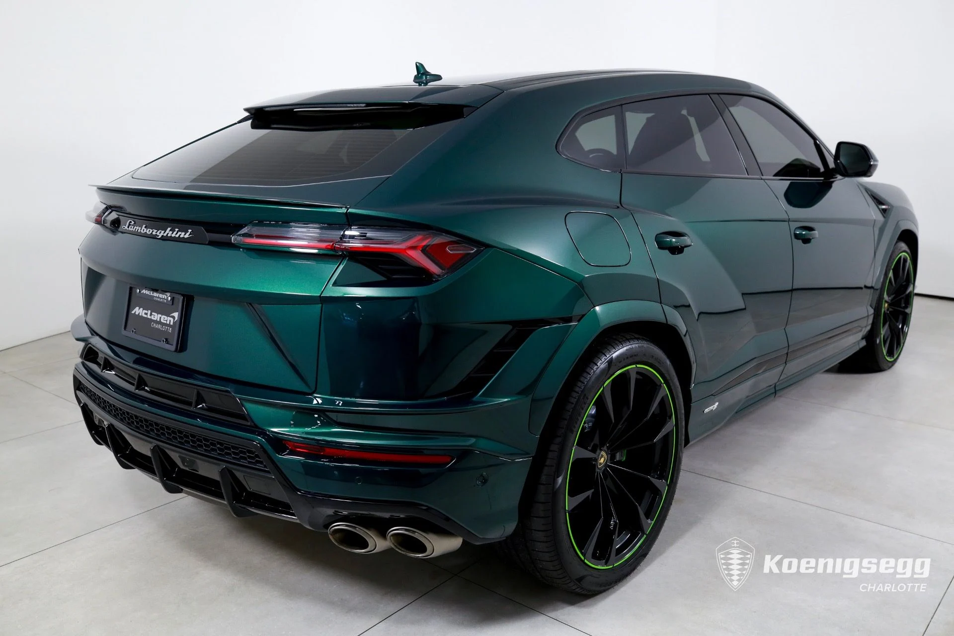 mph007_2832860458_Used_2024_Lamborghini_Urus_S_1760998520_97424c5cf7