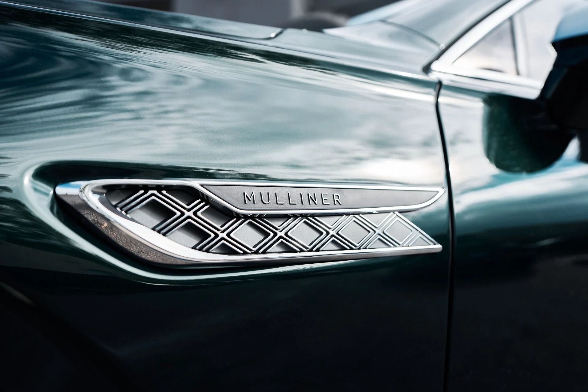 mph007_2834545392_Used_2024_Bentley_Flying_Spur_Mulliner_W12_1756173309_6f11434ec2