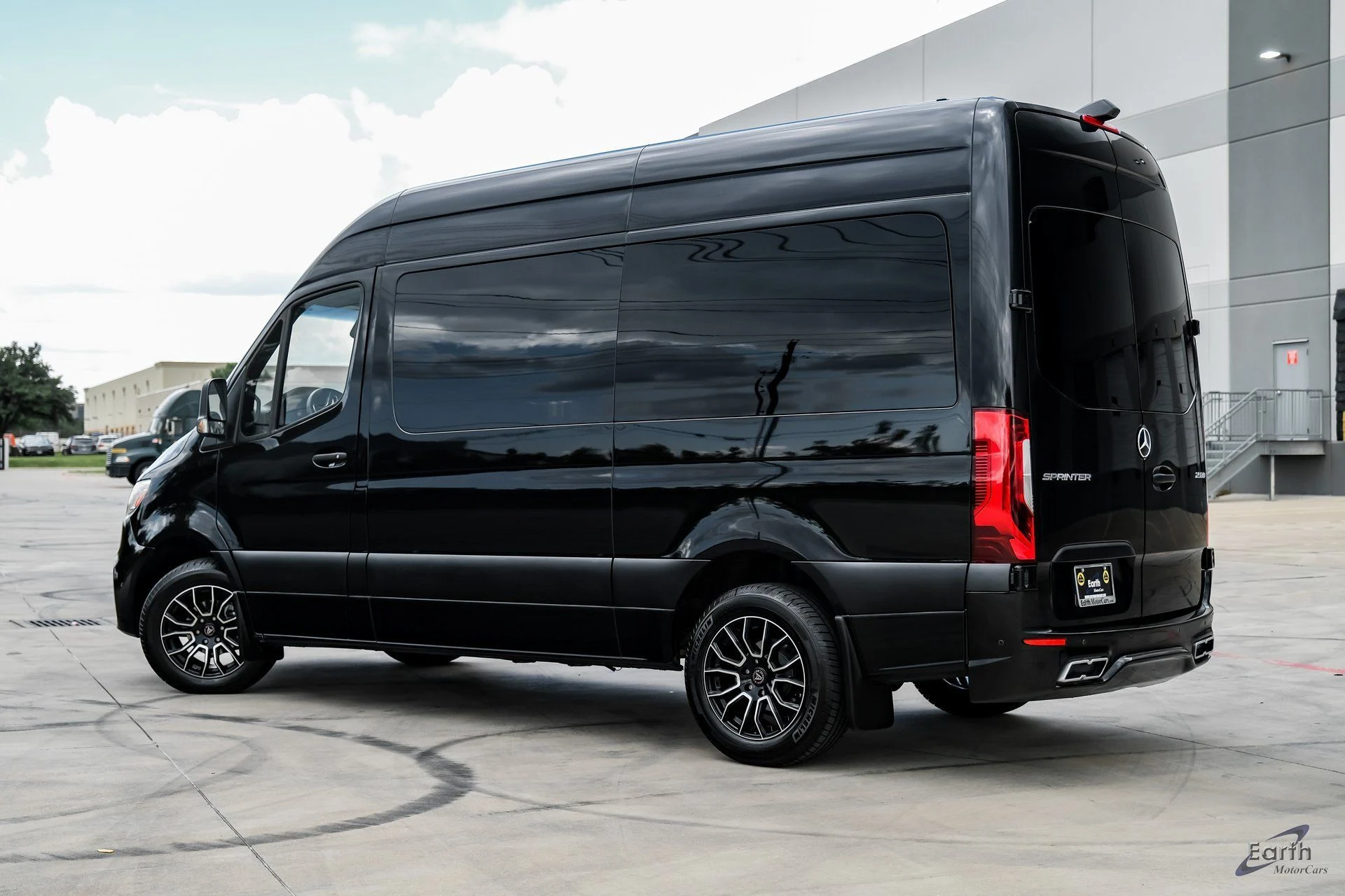 mph007_2834883256_494e2ef472b56641b16dfff01a4d7b56x_8128d59268