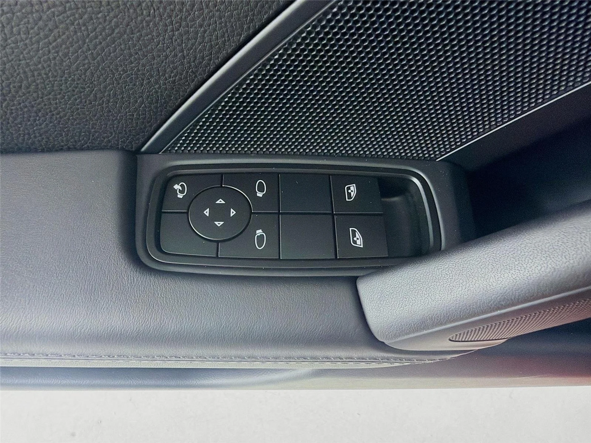 mph007_2837119678_2ab7b958214fa5ad69471b26a221253f_b3a45f5dea