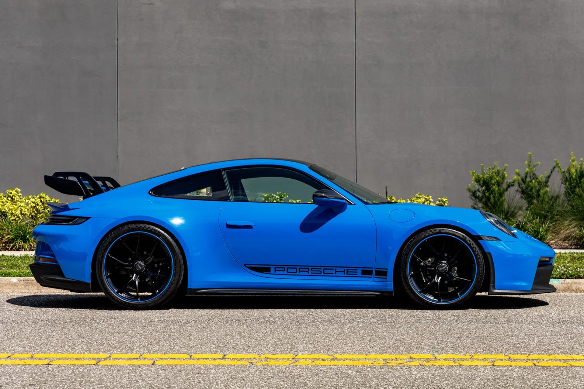 mph007_2848697518_Used_2022_Porsche_911_GT_3_29f69a72db