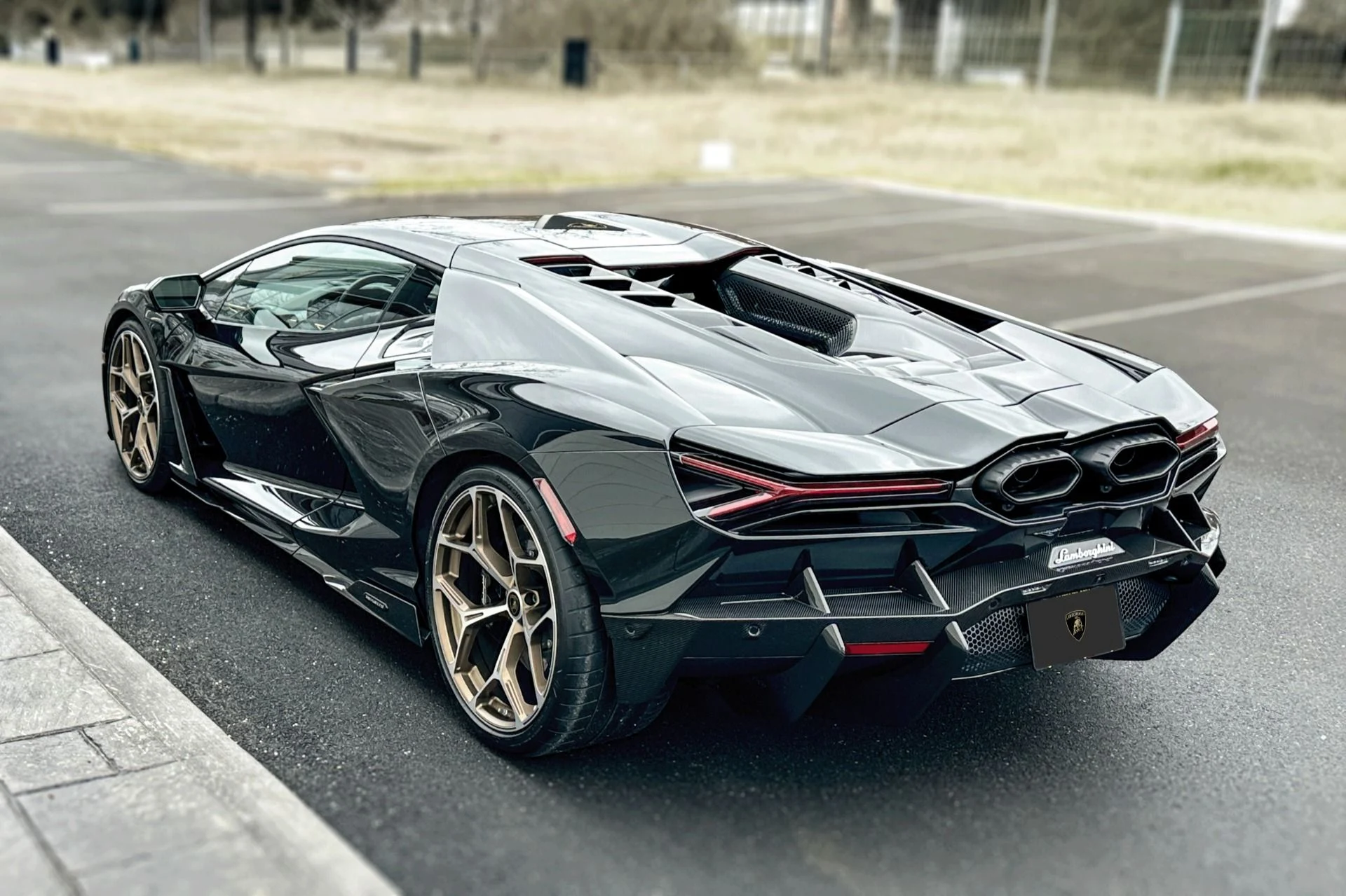 mph007_2861010231_New_2026_Lamborghini_Revuelto_1768579377_adb36b58f9