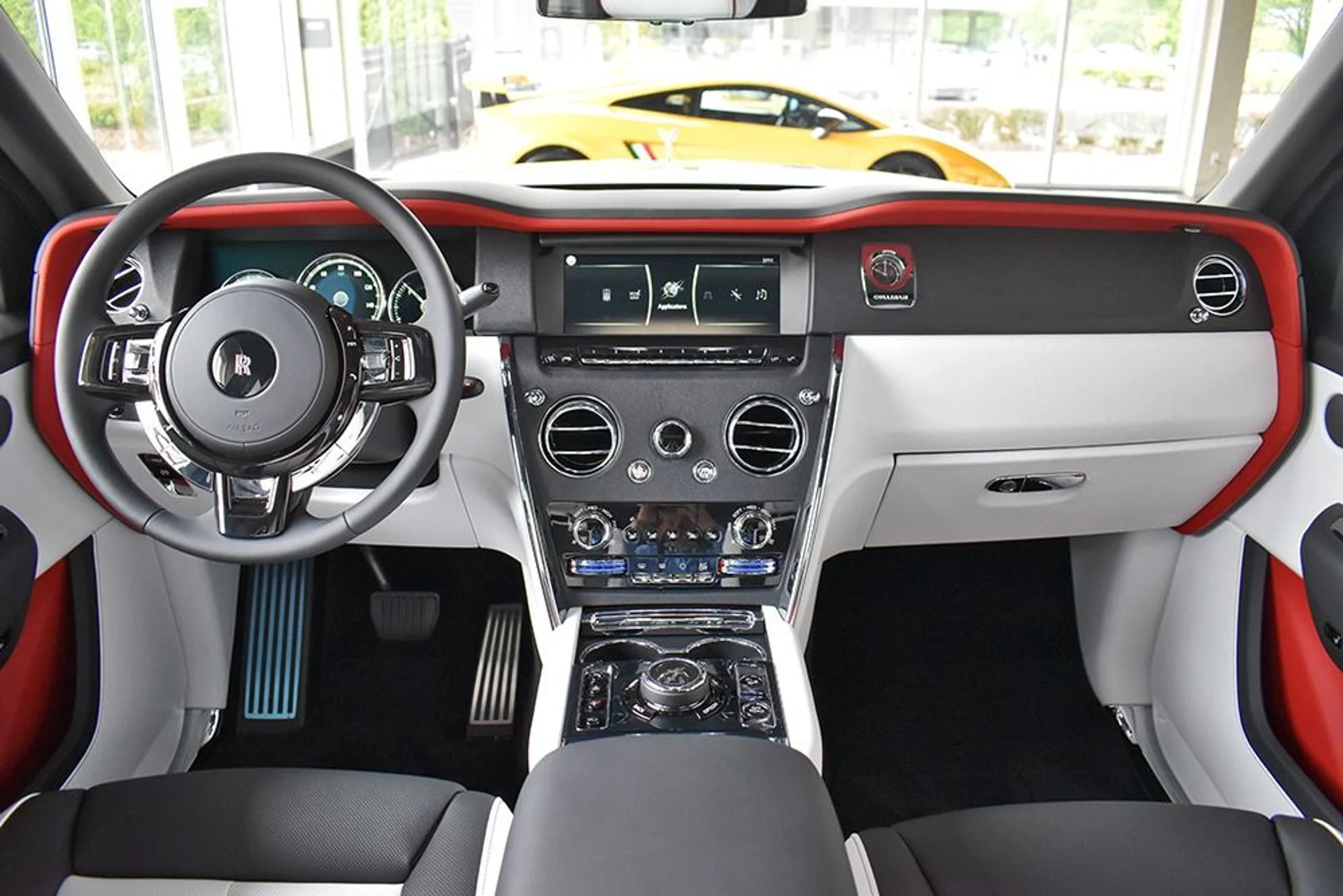 mph007_2863838833_Used_2020_Rolls_Royce_Cullinan_1766510168_0d472588f6