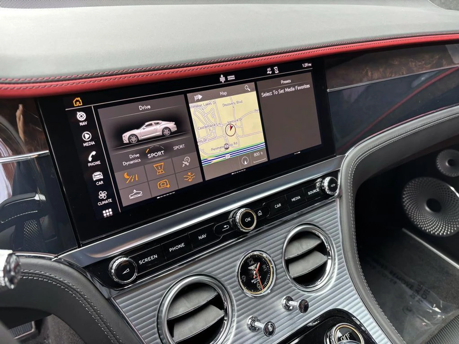 mph007_2870127381_004980be57b0a6014990526a4d0e6528x_d5152bc567