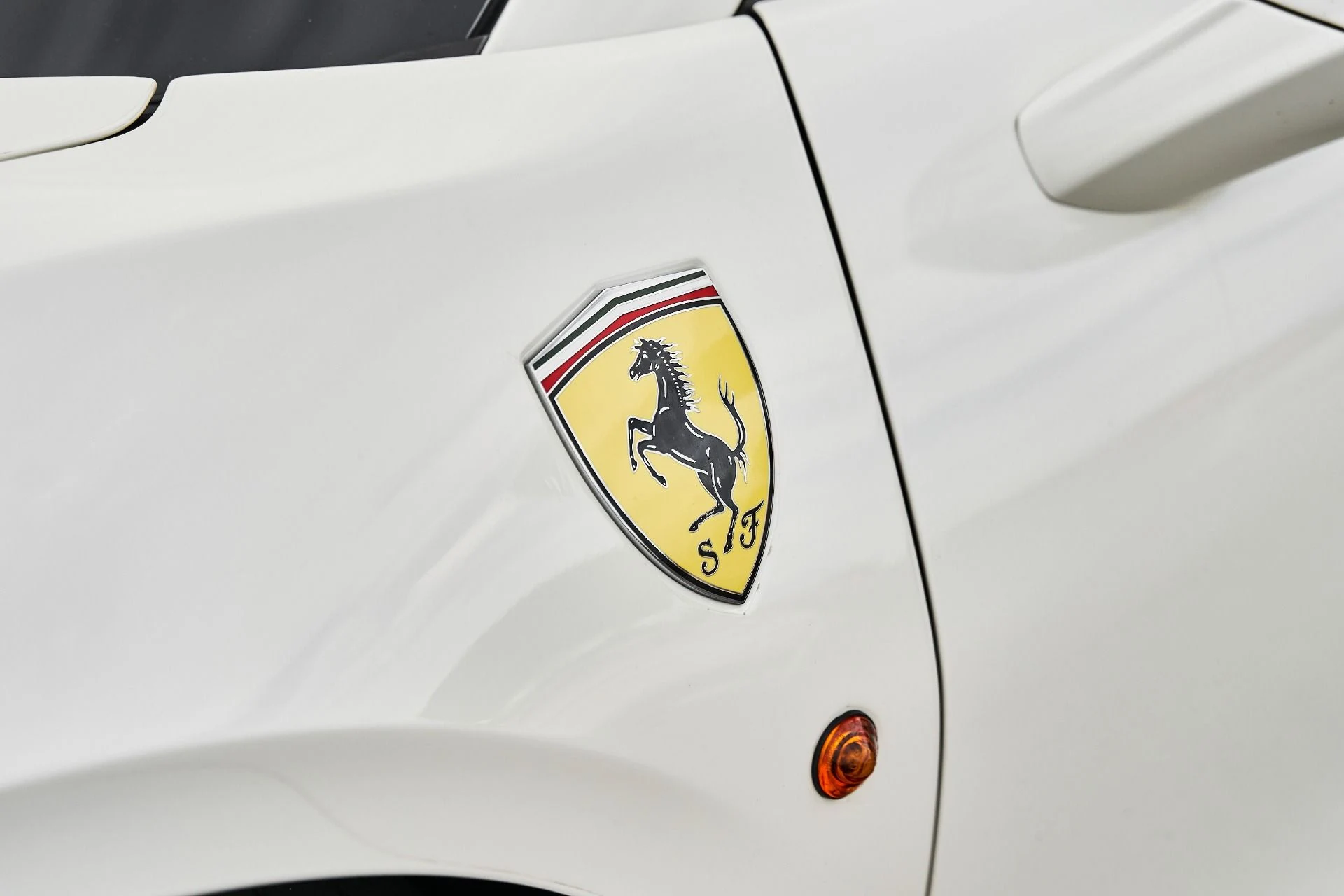 mph007_2873896762_Used_2018_Ferrari_488_Spider_Base_1787888131_fc9d38fa10