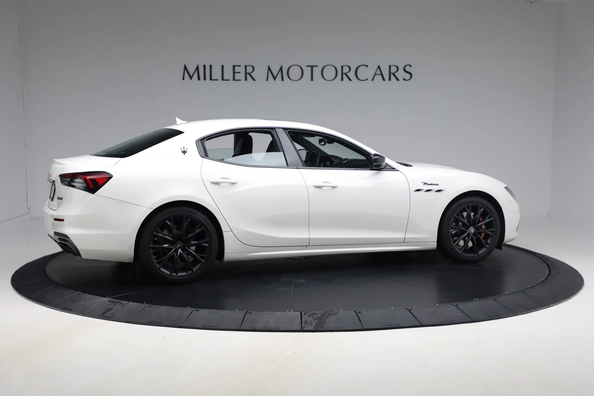 mph007_2874608416_Used_2022_Maserati_Ghibli_Modena_Q4_ffd3fa6d40