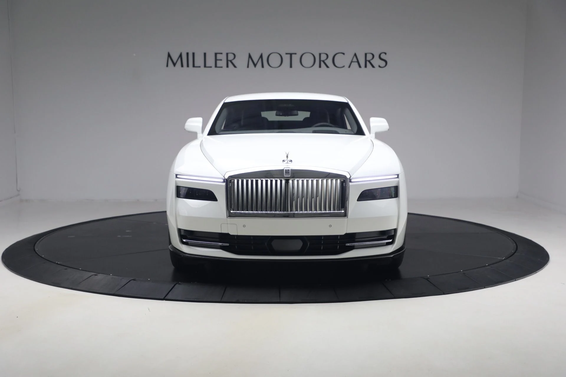 mph007_2878707491_Used_2026_Rolls_Royce_Spectre_1864ff34e8