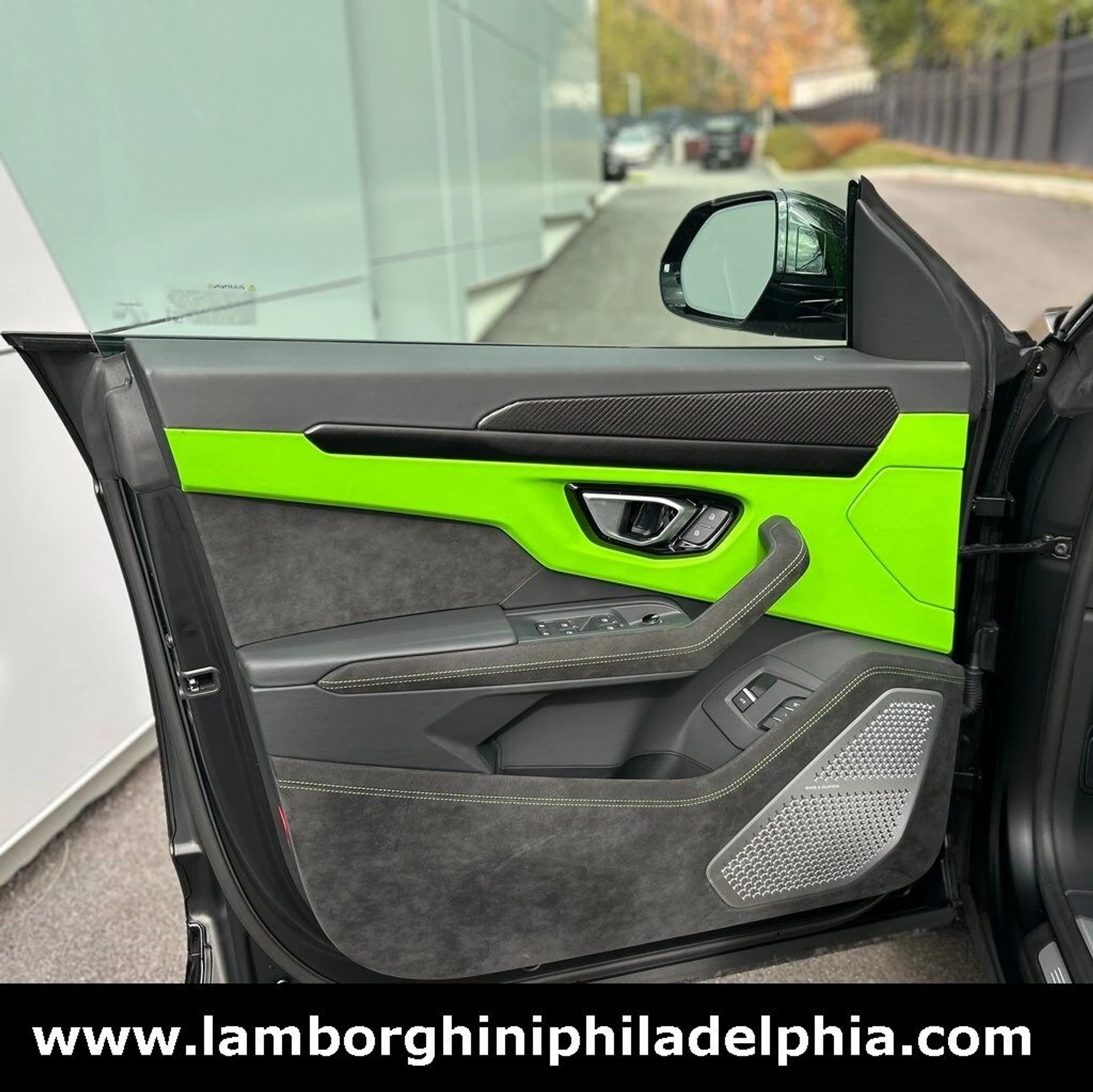 mph007_2879572073_24cd168b3220df40d9874022b3c81081x_9e5d7e56b5