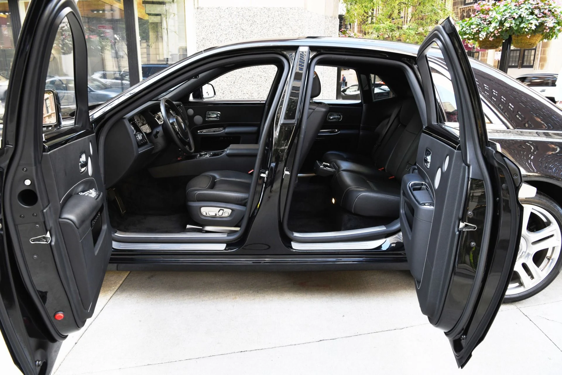 mph007_2887918831_11957_p9_l_8120224e0a