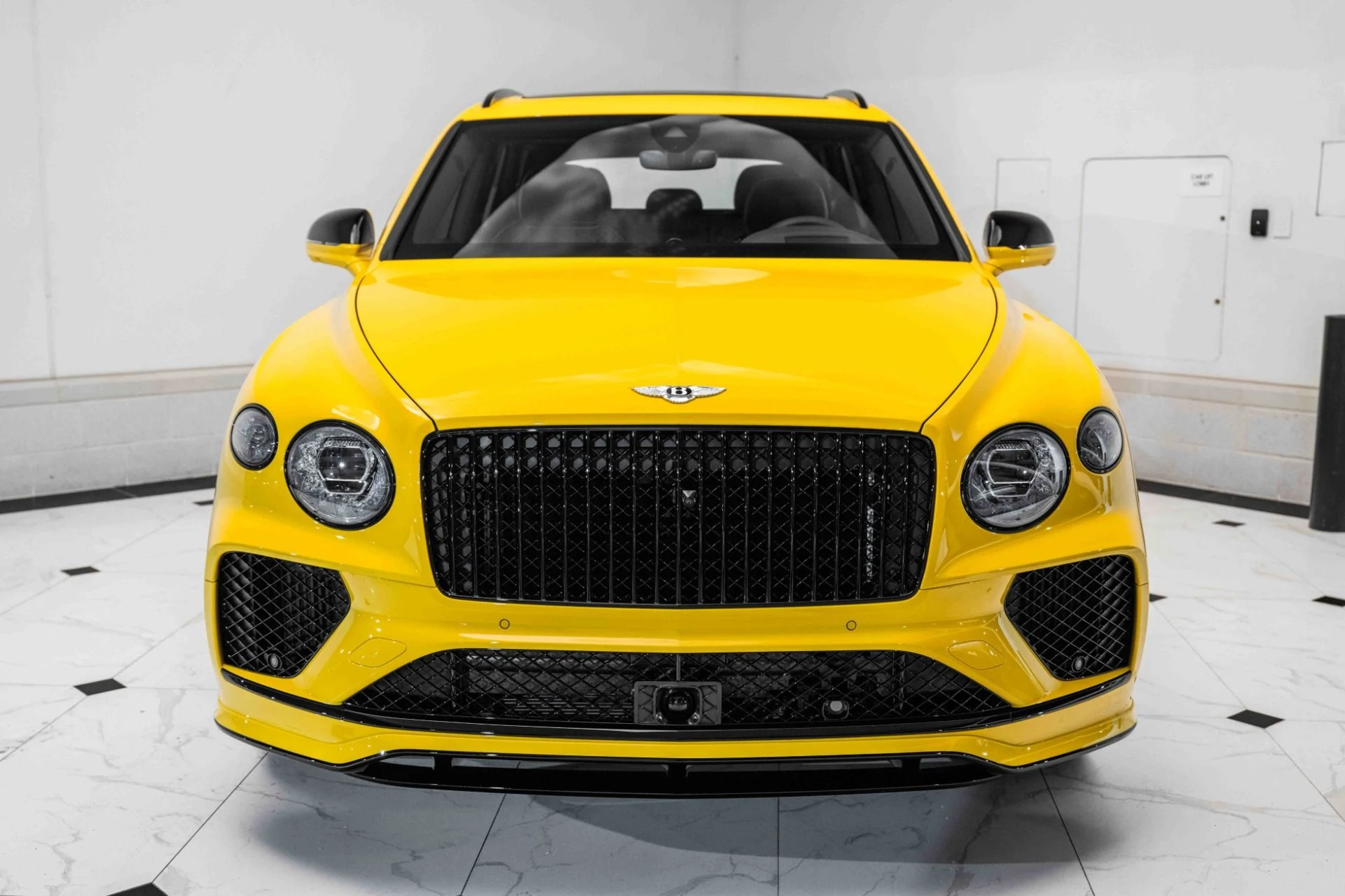 mph007_2898376968_Used_2024_Bentley_Bentayga_Azure_V8_1721581484_d3f4efd57f