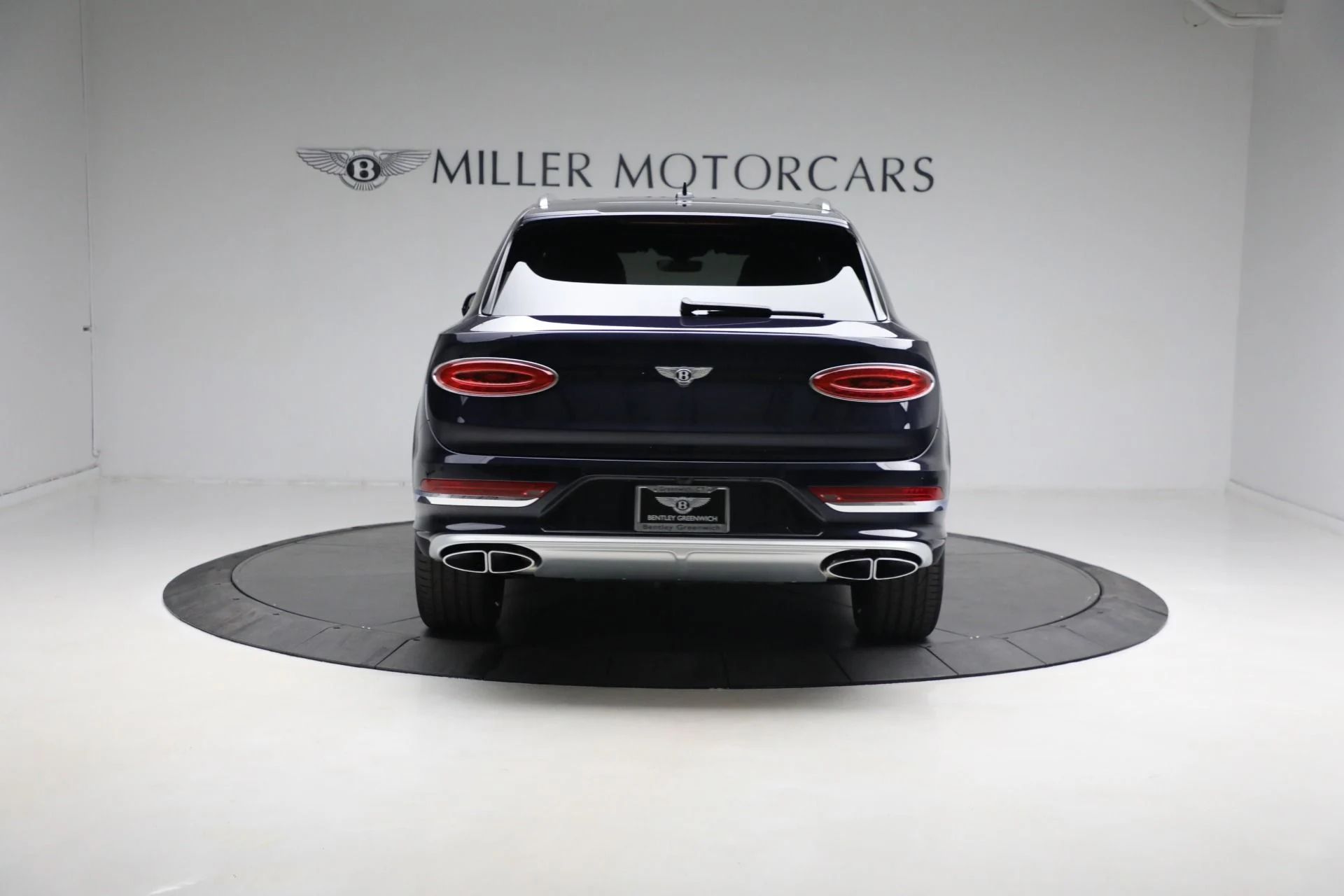 mph007_2912639581_Used_2023_Bentley_Bentayga_EWB_Azure_64dca15b24