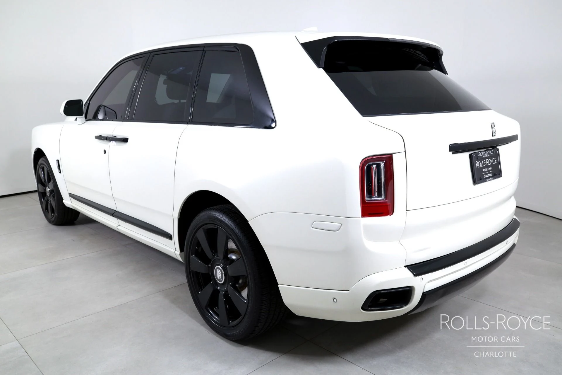 mph007_2917666700_Used_2020_Rolls_Royce_Cullinan_1772228015_8e7f53f063