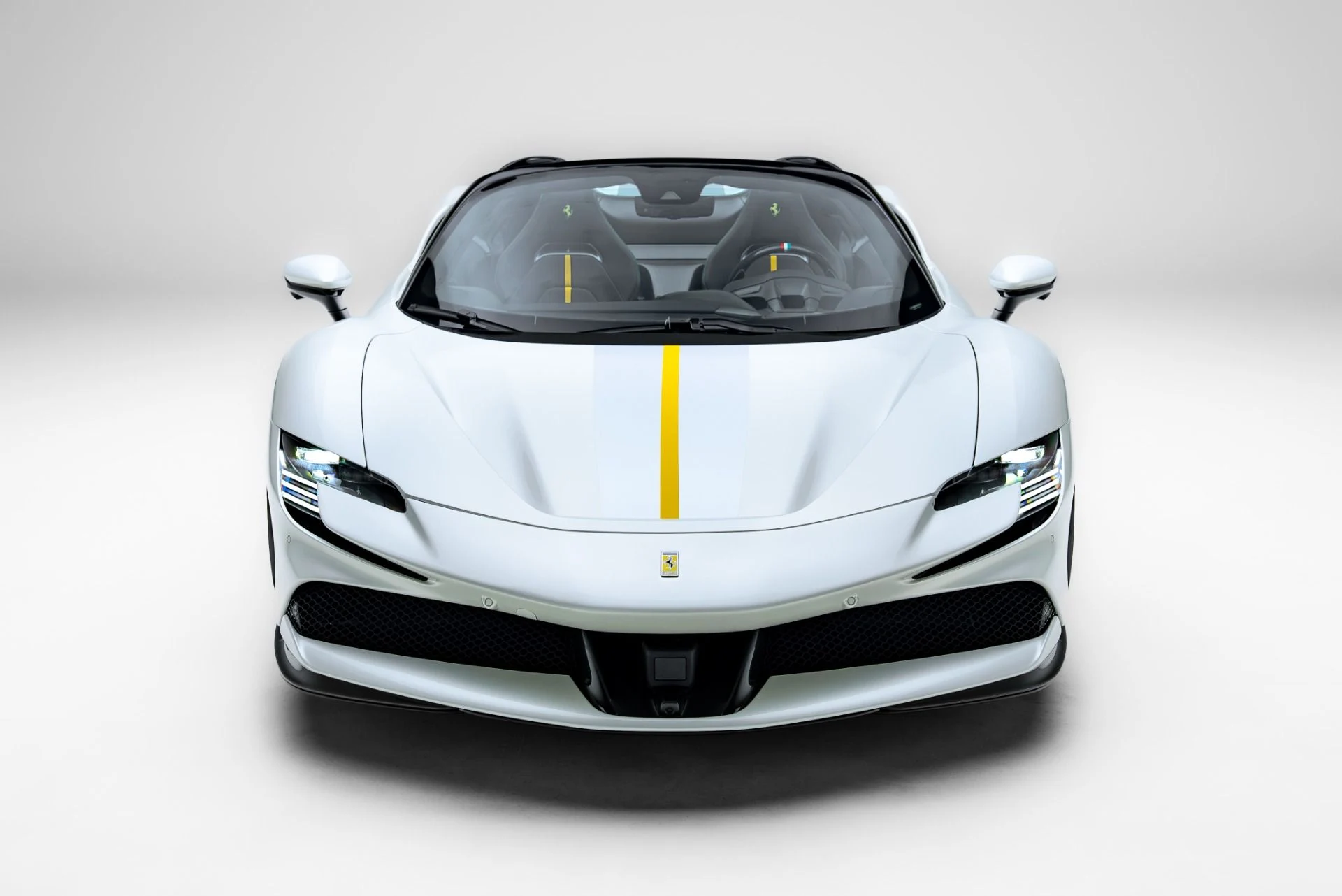 mph007_2920227621_Used_2024_Ferrari_SF_90_Spider_1777485078_4b8efff3a2