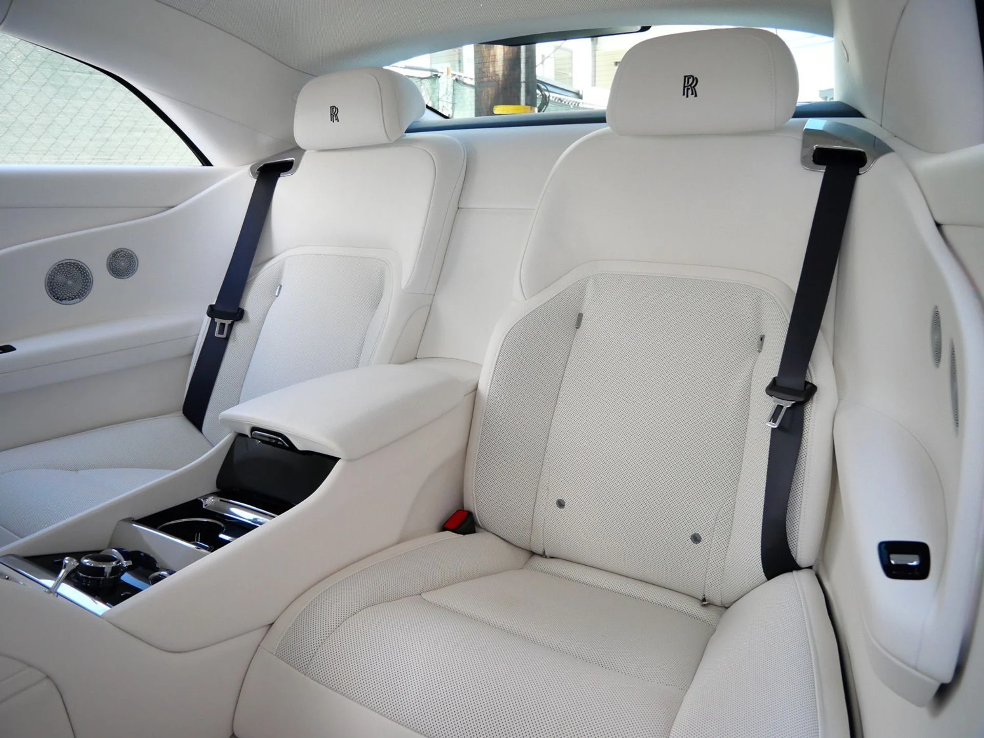 mph007_2925662736_28be18b98a34da77b58ae5a75d7eecccx_1746a7f1ed