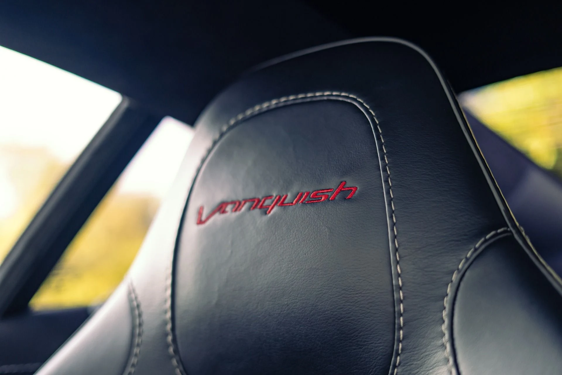 mph007_2926440389_Used_2014_Aston_Martin_Vanquish_Carbon_Exterior_Package_1783984882_85682e82cb