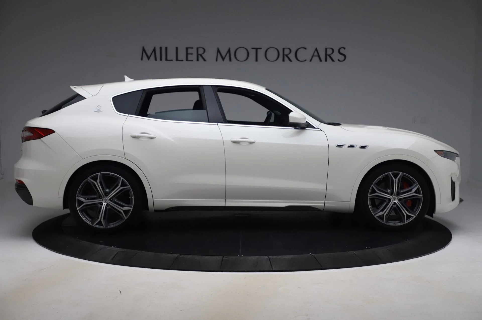mph007_2929249495_Used_2019_Maserati_Levante_Trofeo_1783628754_716bc4a9b0