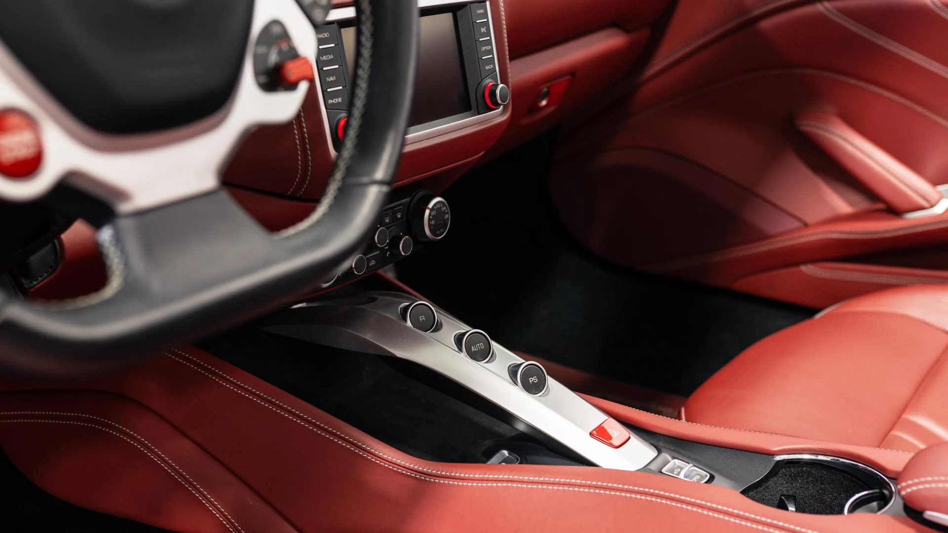 mph007_2930674411_Used_2017_Ferrari_California_T_Base_1785931429_1c7f72e199