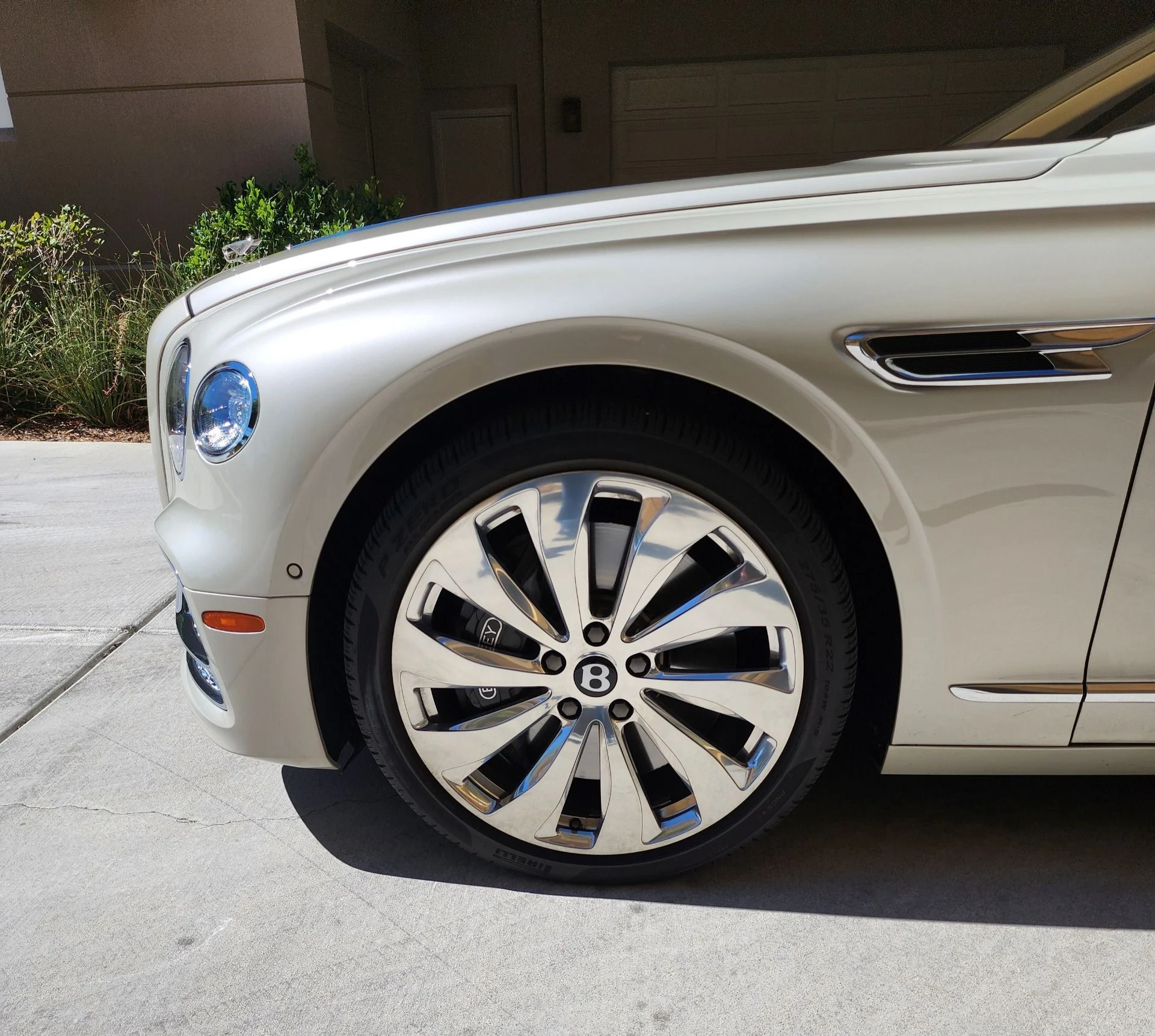 mph007_293084418_Used_2022_Bentley_Flying_Spur_V8_1761690289_1b82ee1baf