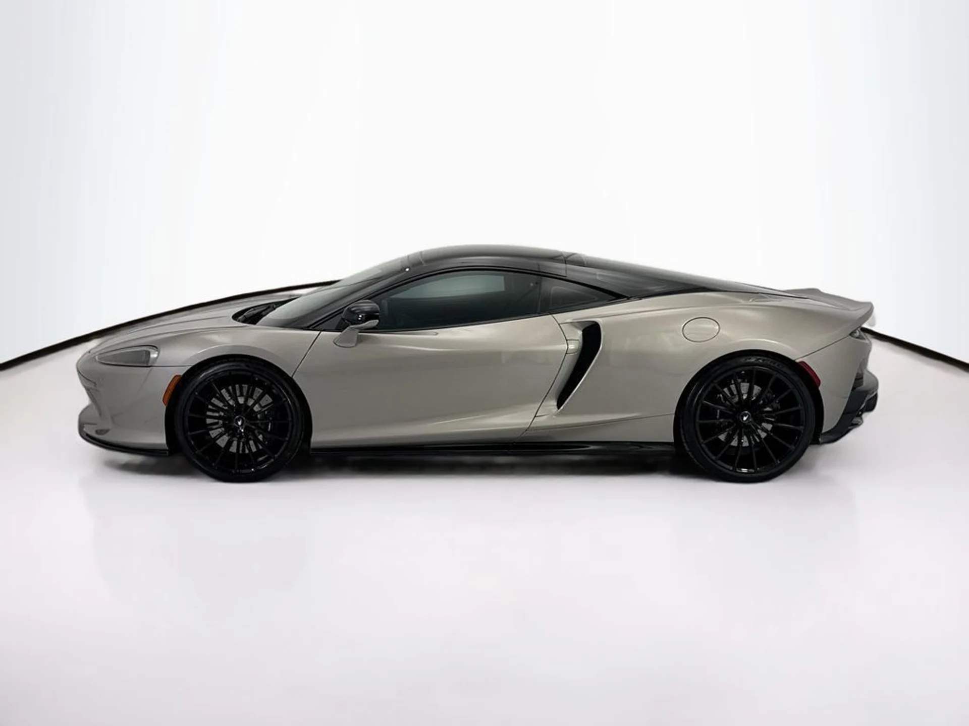 mph007_2934433763_used_2020_mclaren_gt_coupe_8119_23017513_8_1024_2855df5b27