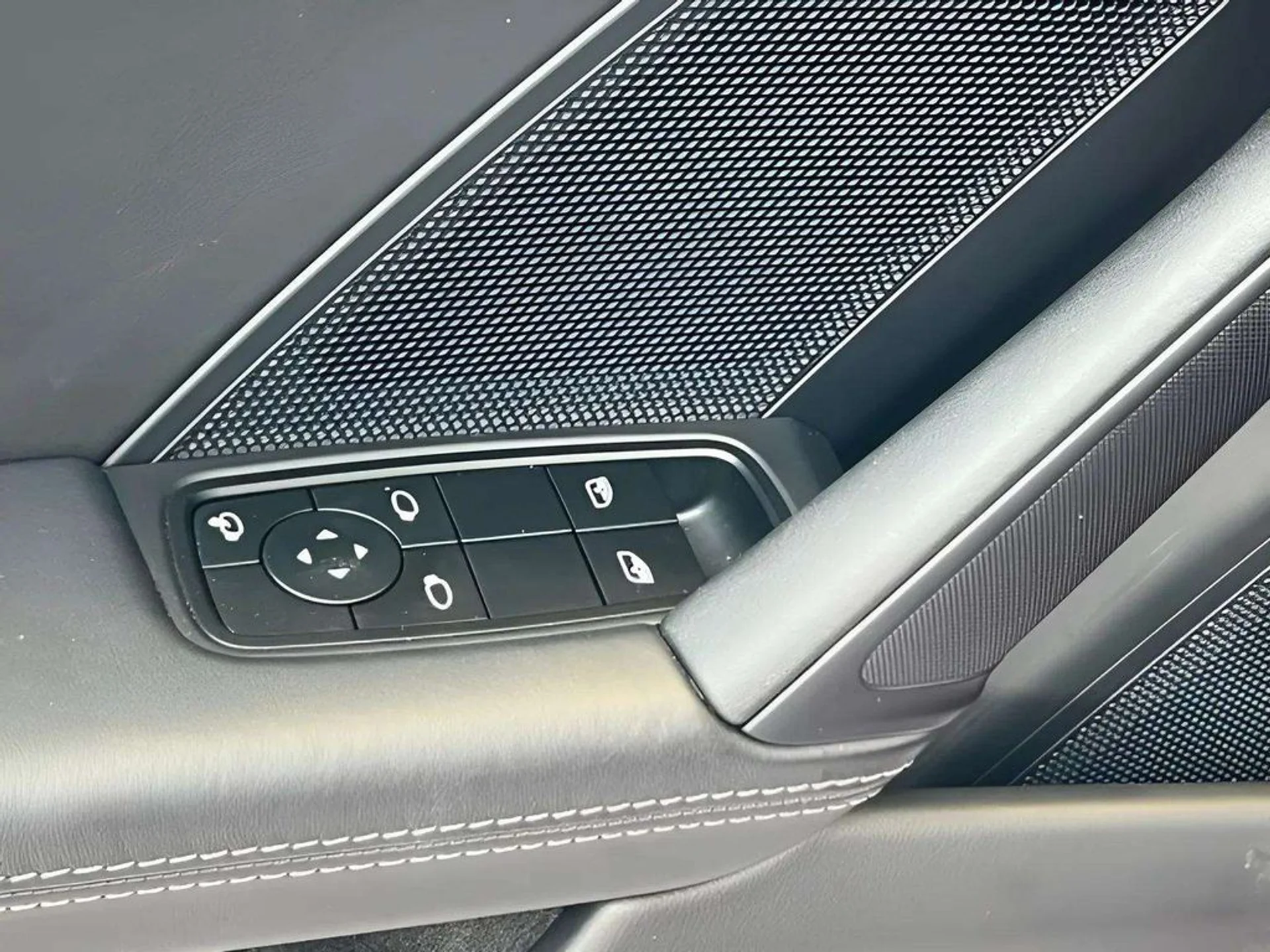 mph007_2937601954_b0a314e362a564f49cfd28e741f3599cx_e8b1018d79