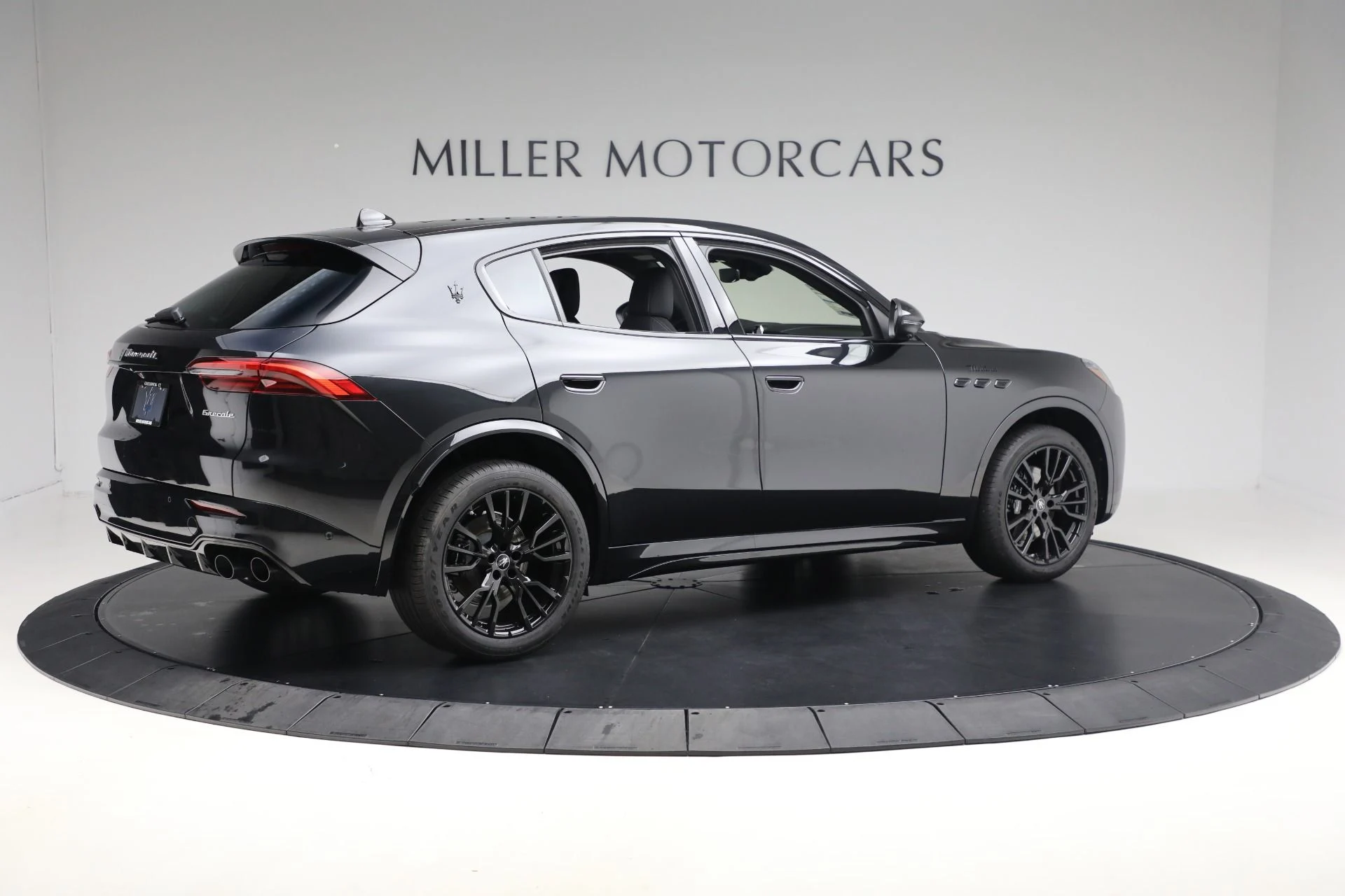 mph007_2937914950_New_2025_Maserati_Grecale_Modena_63d531ba41