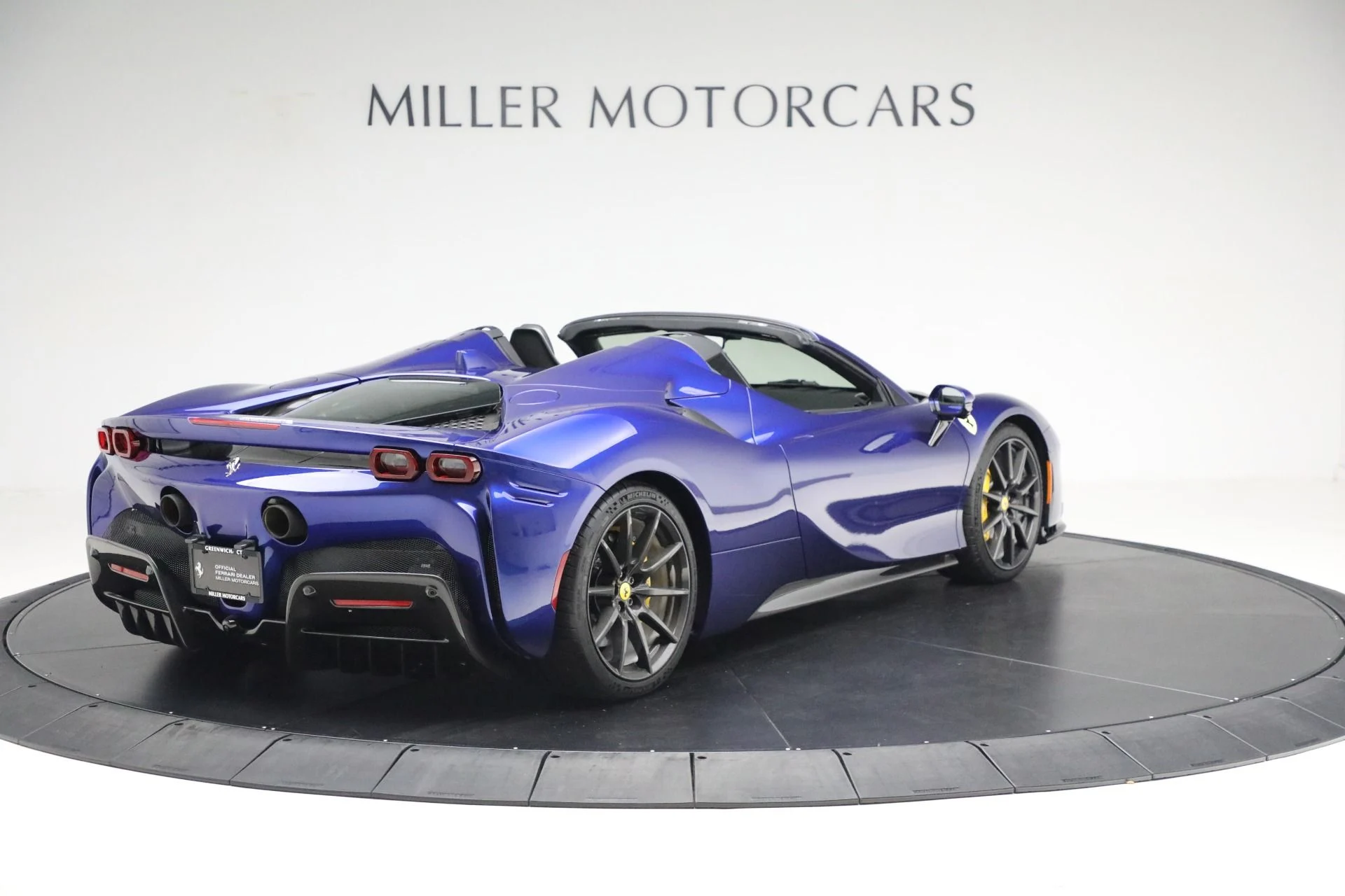 mph007_2938951240_Used_2022_Ferrari_SF_90_Spider_e5f2177828