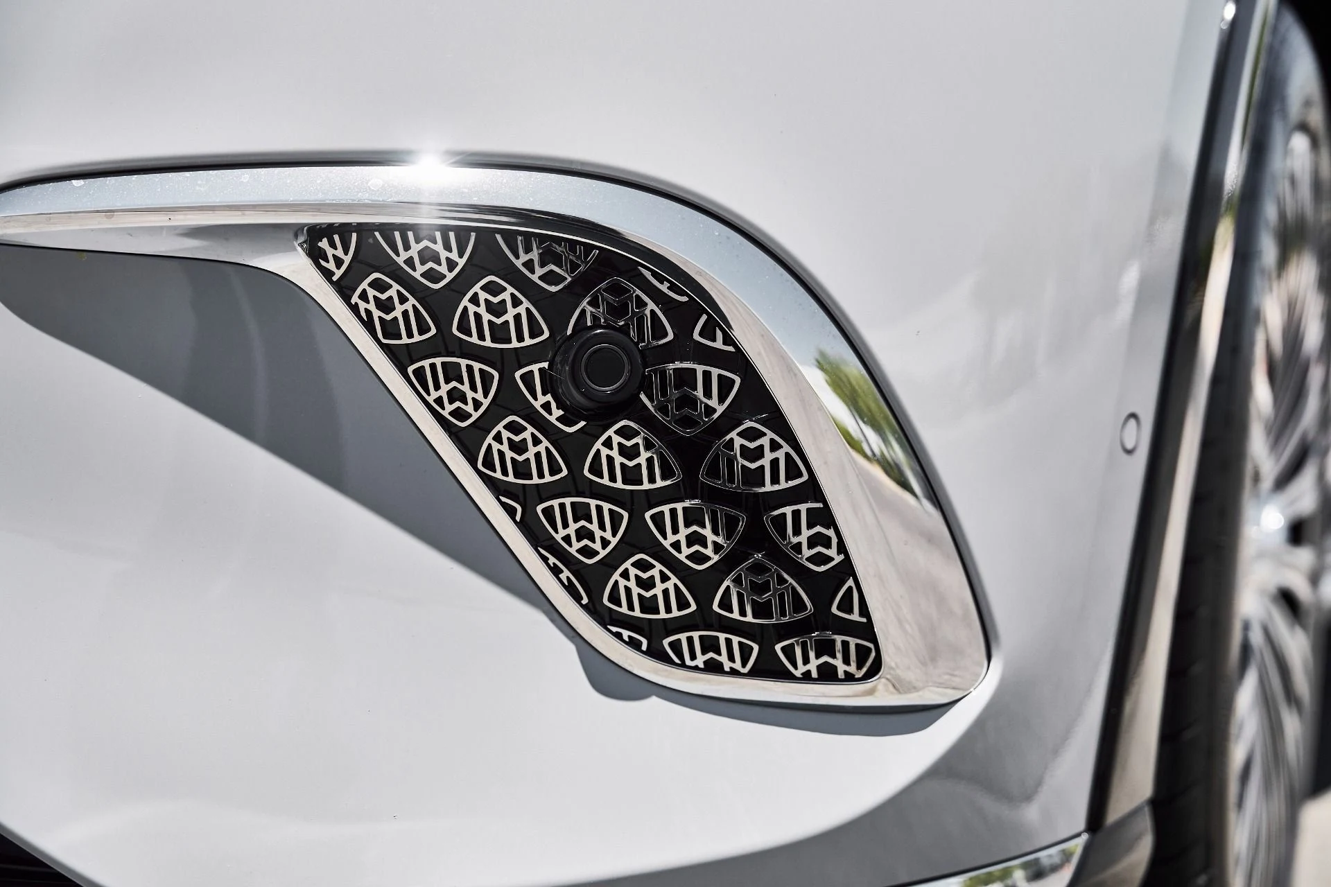 mph007_293997453_Used_2025_Mercedes_Benz_EQS_Maybach_EQS_680_1779925072_4e9fa6dcf7