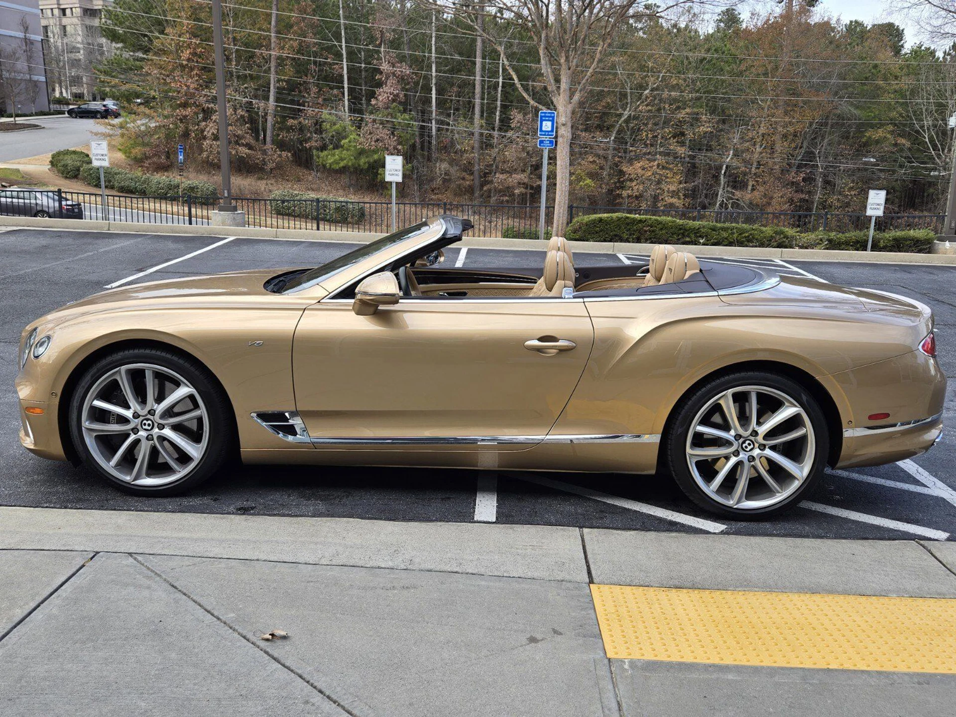 mph007_2942147272_39368a501db38cbdf2d23e326bcd6c60x_1e110924b7