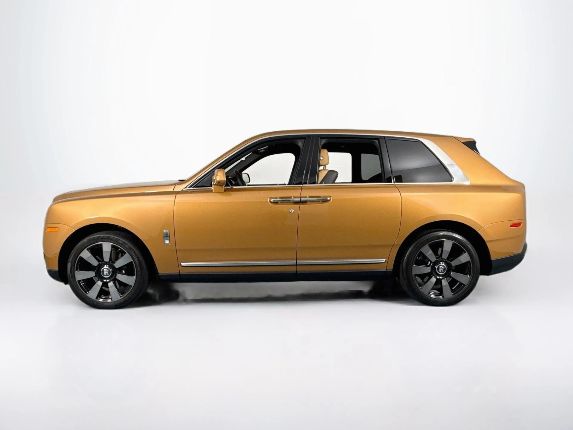 mph007_2942566056_Used_2023_Rolls_Royce_Cullinan_1790281986_f6bc93abed
