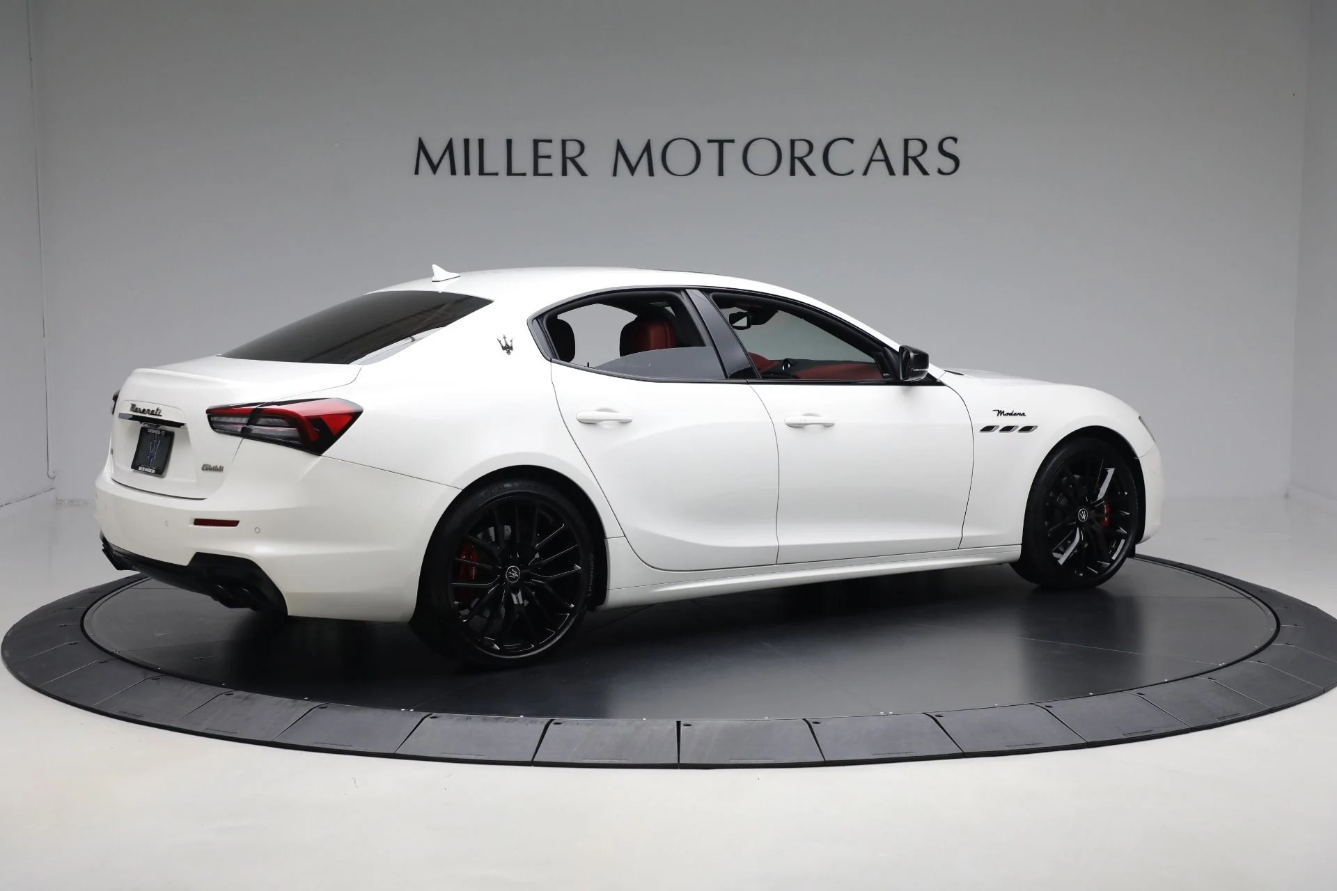 mph007_2943479939_Used_2022_Maserati_Ghibli_Modena_Q4_f0c4ec6e91
