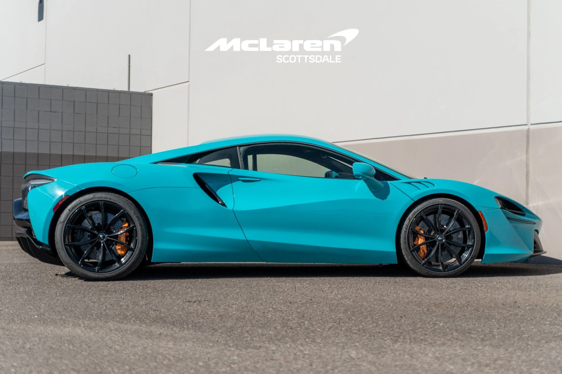 mph007_2947038704_Used_2024_MCLAREN_ARTURA_1769657486_7bfadceabb