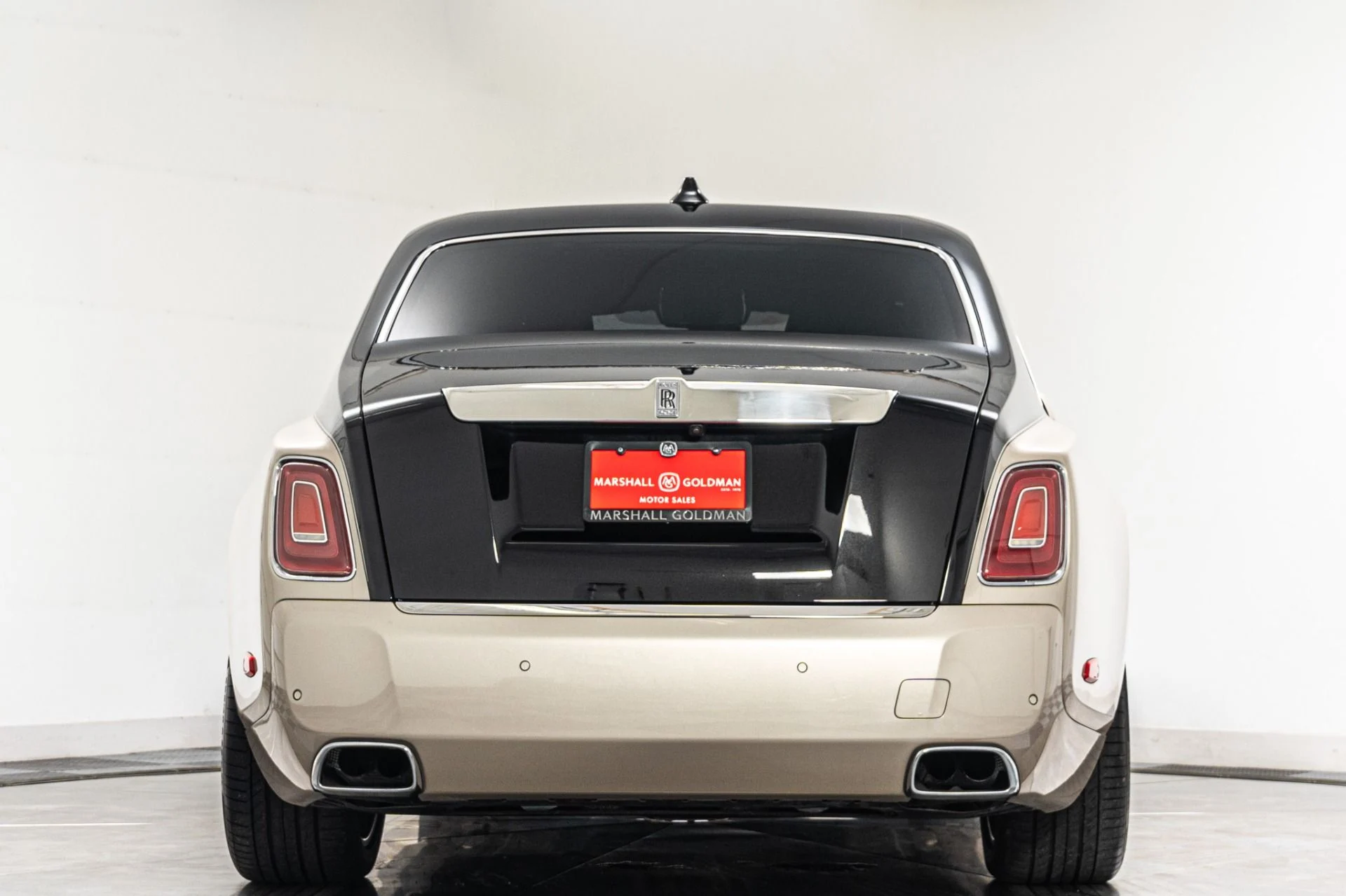 mph007_2947763021_Used_2019_Rolls_Royce_Phantom_The_Phantom_Package_Two_Tone_Paint_Bespoke_Audio_1785353671_60fe361164