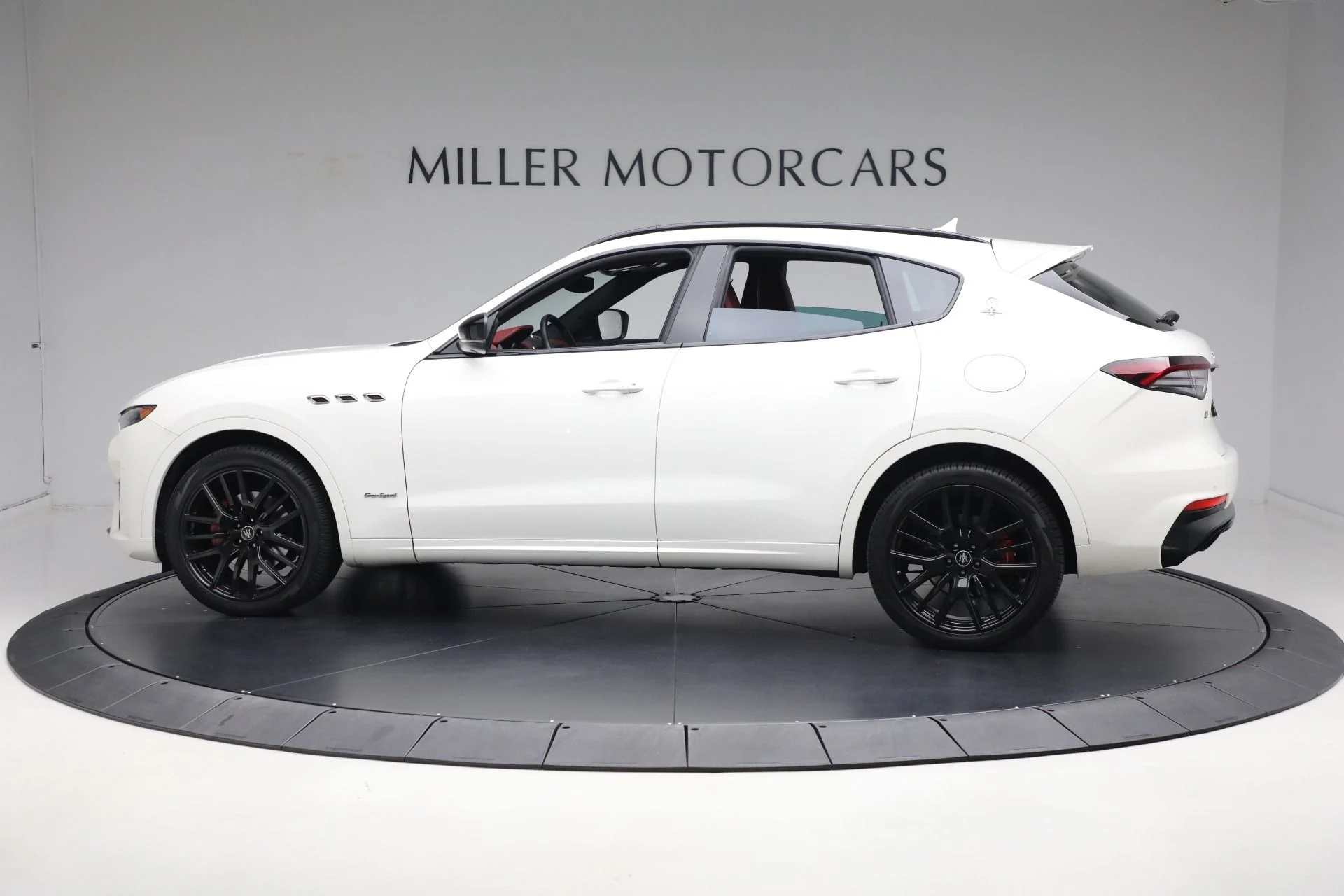 mph007_2948816946_Used_2021_Maserati_Levante_Q4_Gran_Sport_54d0fdb252