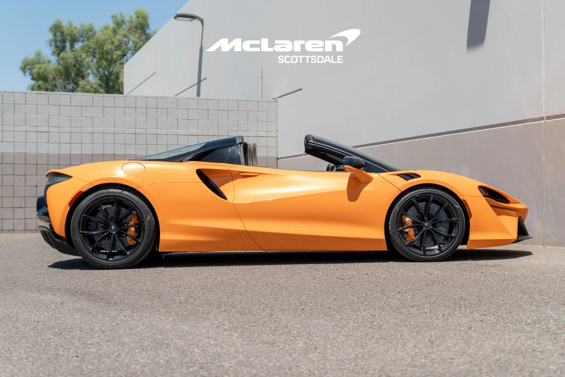 mph007_2954115633_Used_2025_MCLAREN_ARTURA_1785518987_1c145b2332