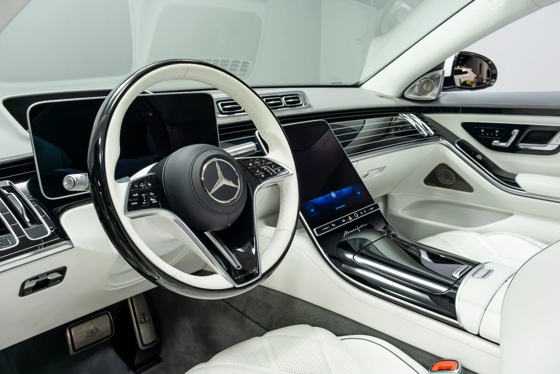 mph007_295575382_Used_2023_Mercedes_Benz_S_Class_Maybach_S_680_4_MATIC_1776091329_61bb459197