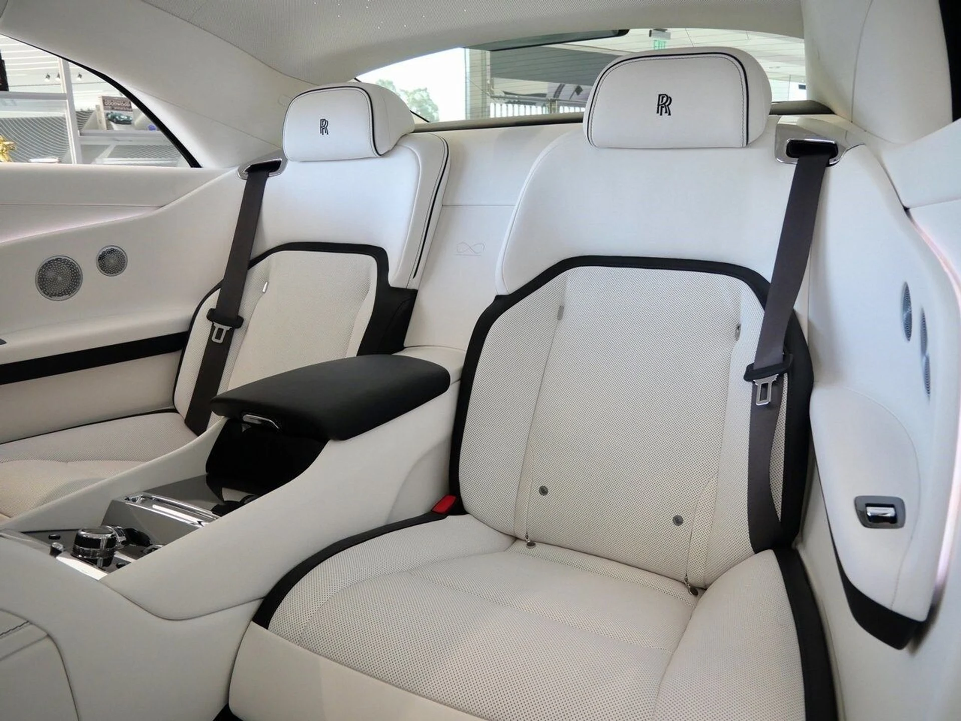 mph007_2958228327_801e266c02a18fe9a7e286b3bec28696x_7b290e52af