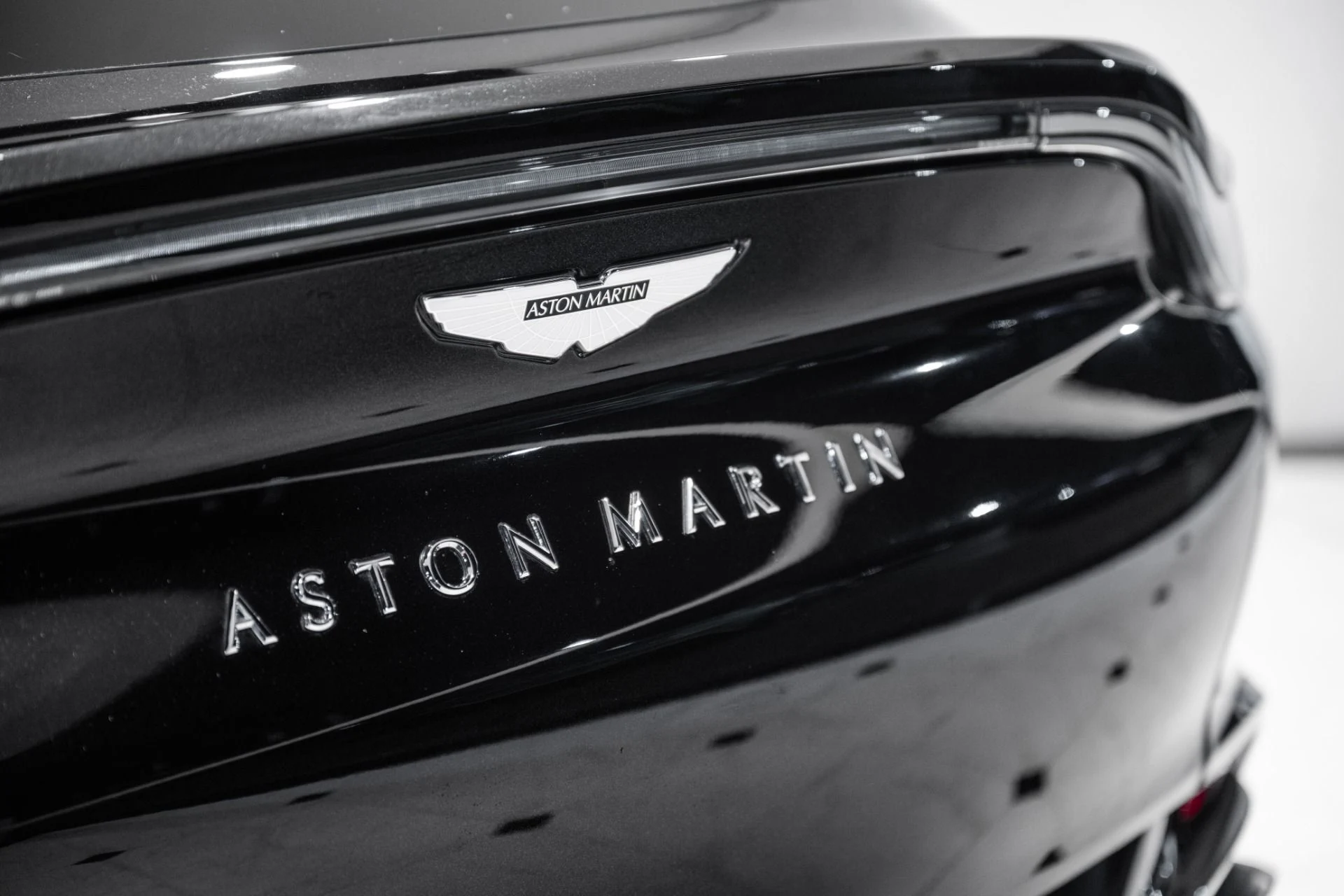 mph007_2958514194_New_2023_Aston_Martin_DBX_707_1785777382_890fc621cd