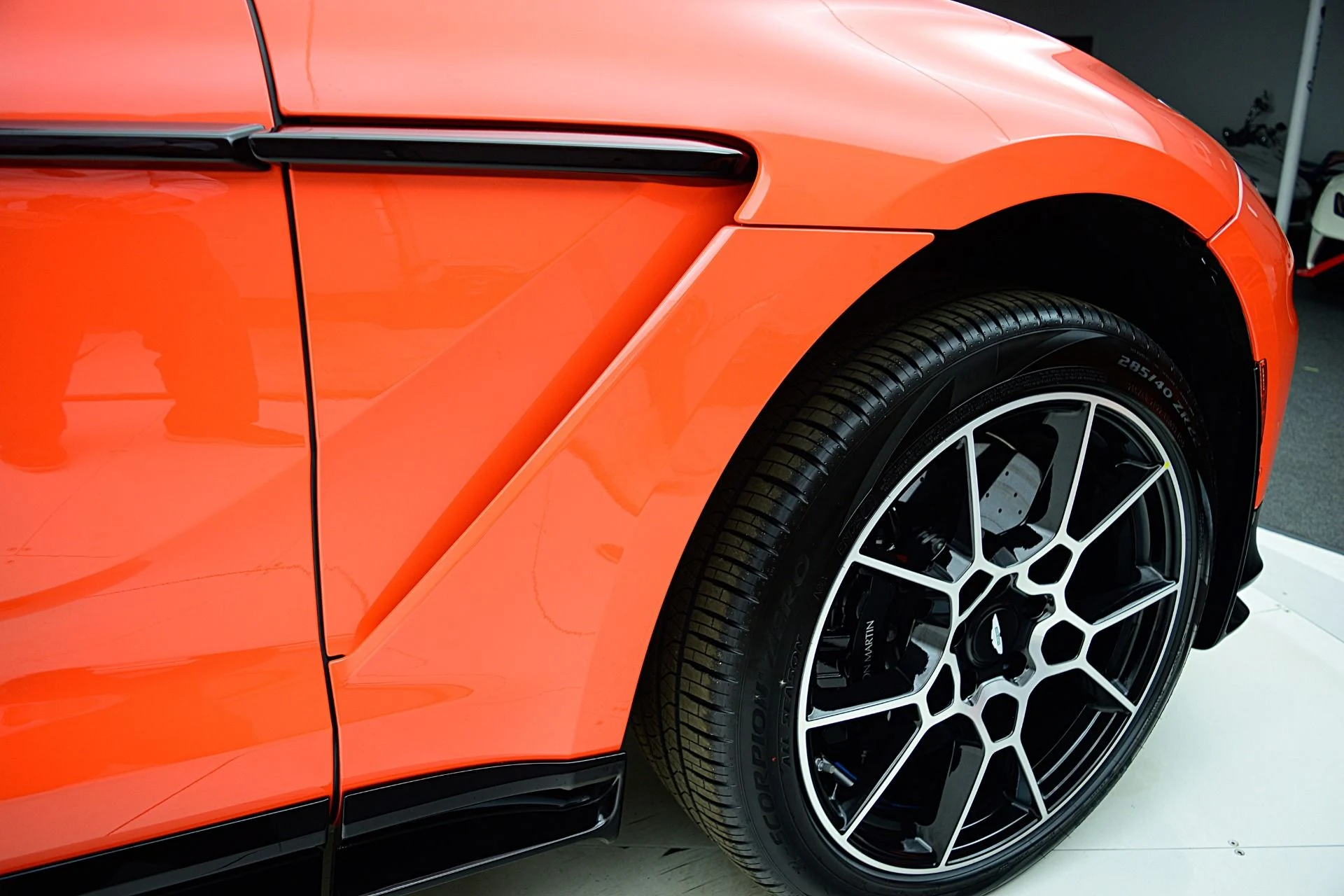 mph007_2959378556_New_2025_Aston_Martin_DBX_707_f288f1ba40