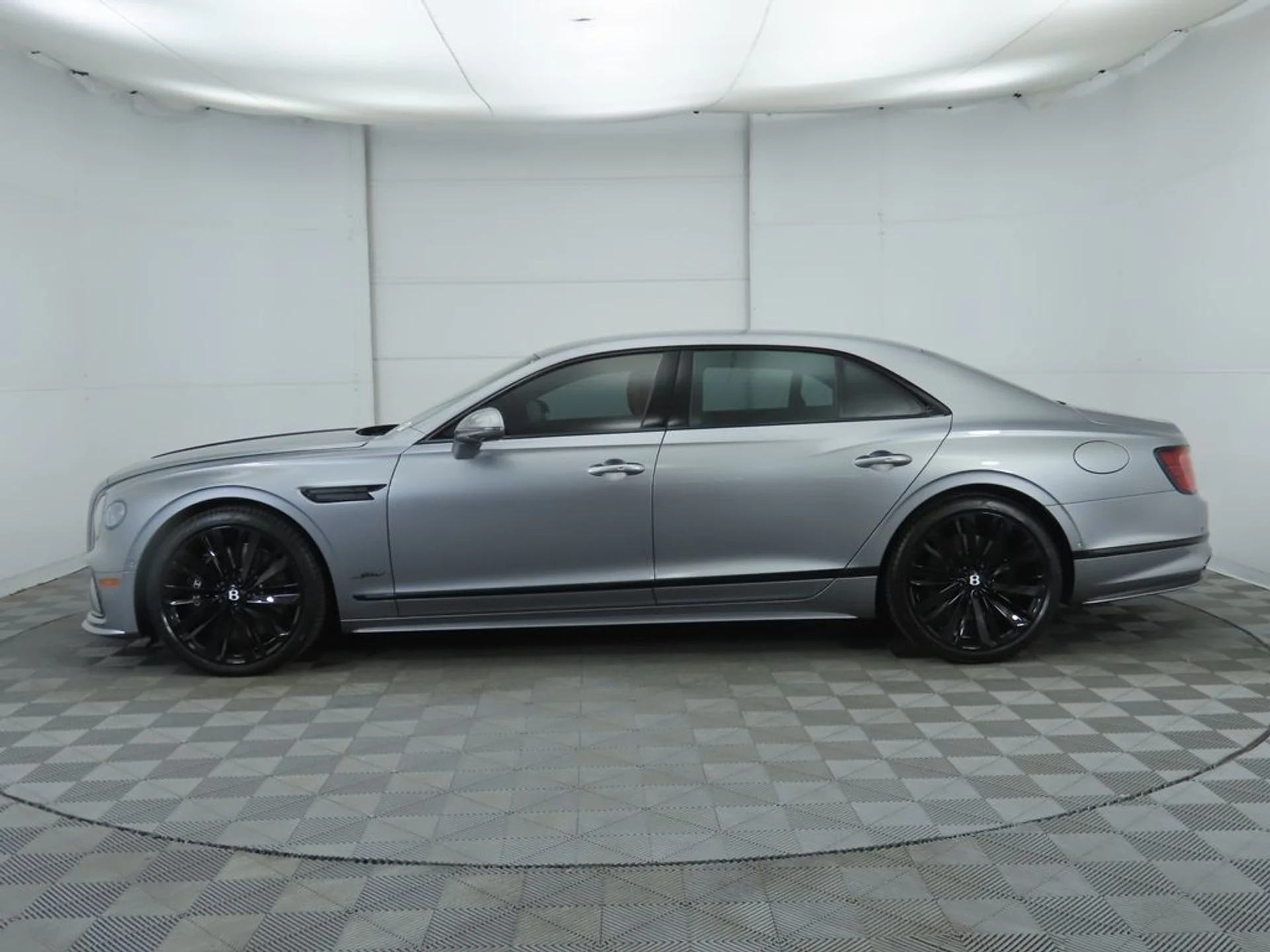 mph007_2962752114_new_2025_bentley_flying_spur_speedsedan_8119_22908719_8_1024_f15101a0c1