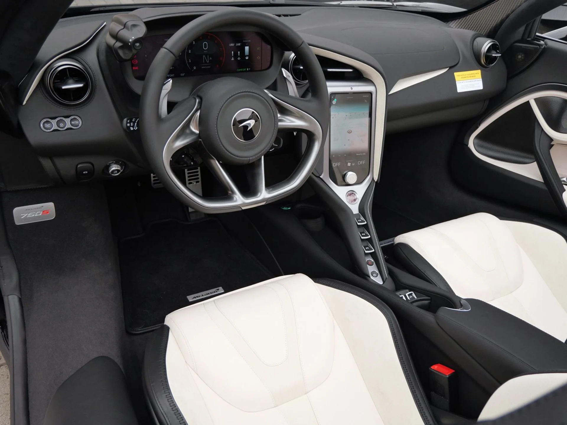 mph007_2964324471_7b7b4c12e7f1d4effd1846192b647e61x_19528b174a