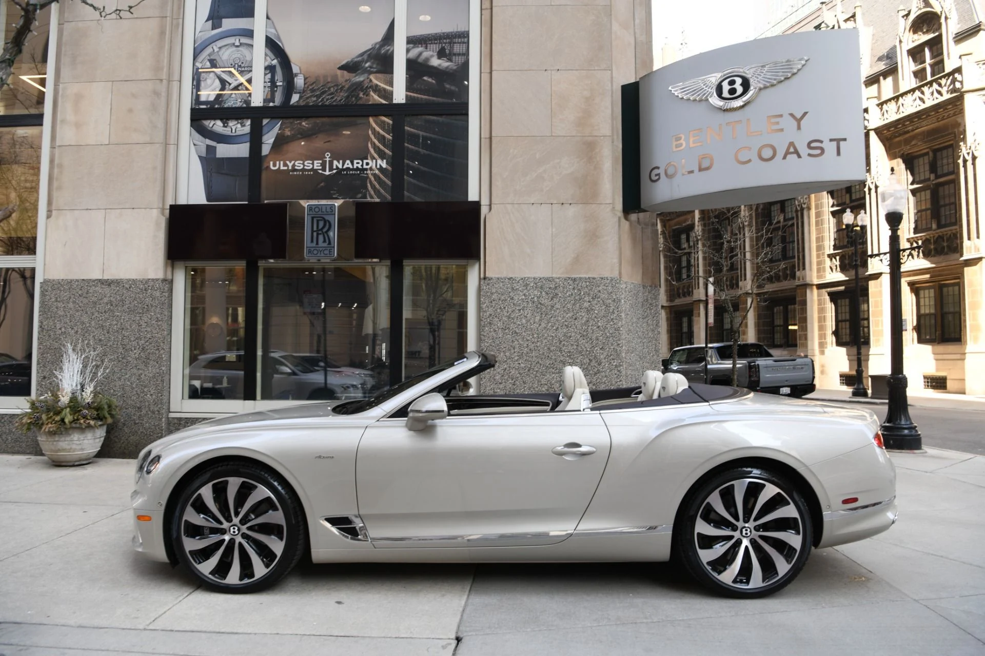 mph007_2966478596_Used_2024_Bentley_Continental_GTC_Convertible_GTC_Azure_V8_1758921340_2206d8fc53