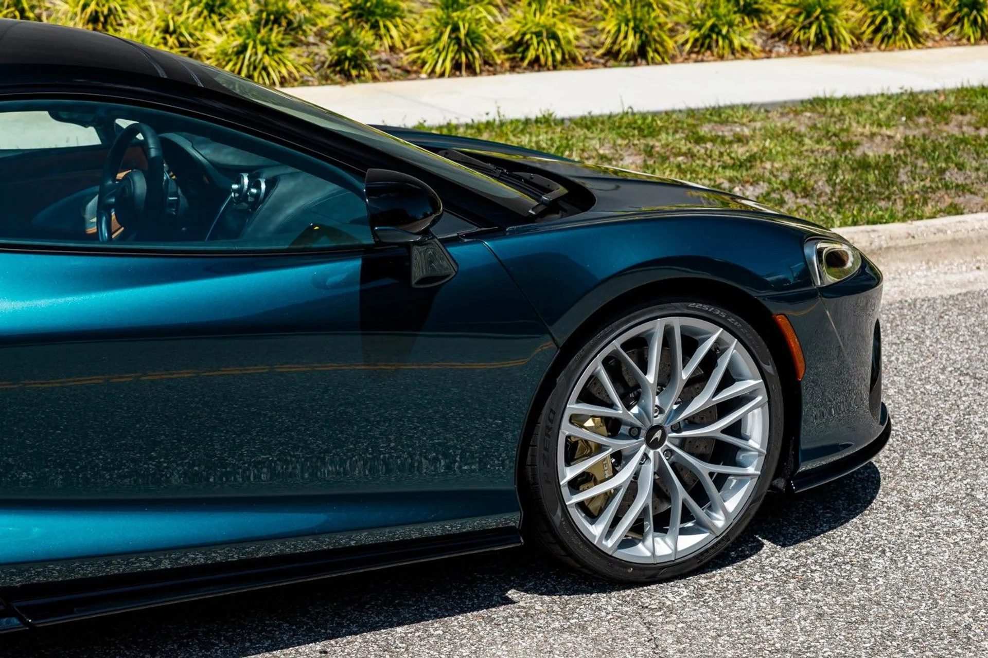 mph007_2975863077_672_p8_l_605168b417