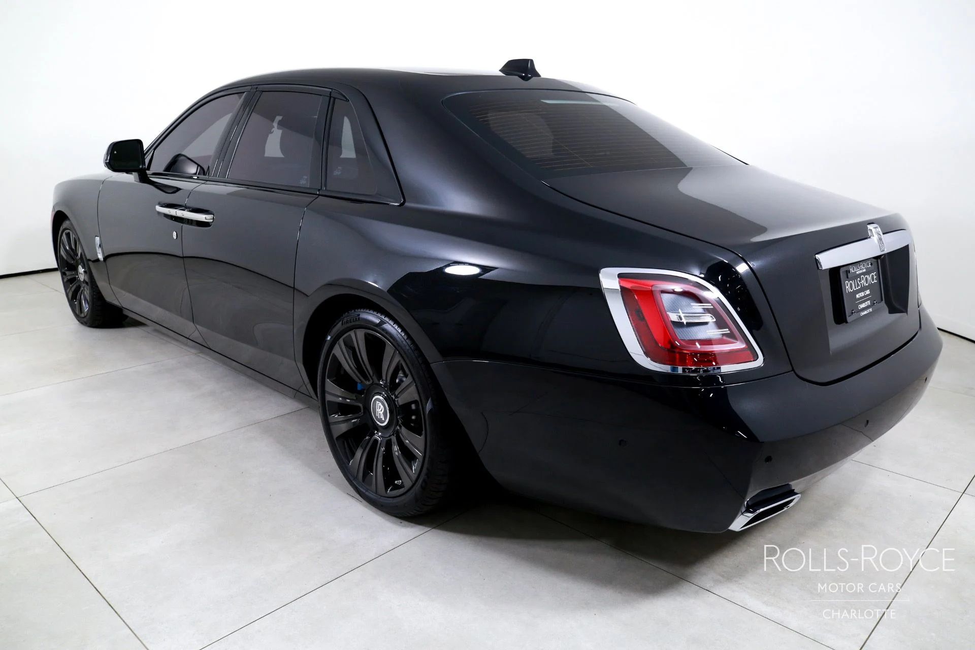 mph007_2983230608_Used_2024_Rolls_Royce_Ghost_1755798774_b9ba64f147