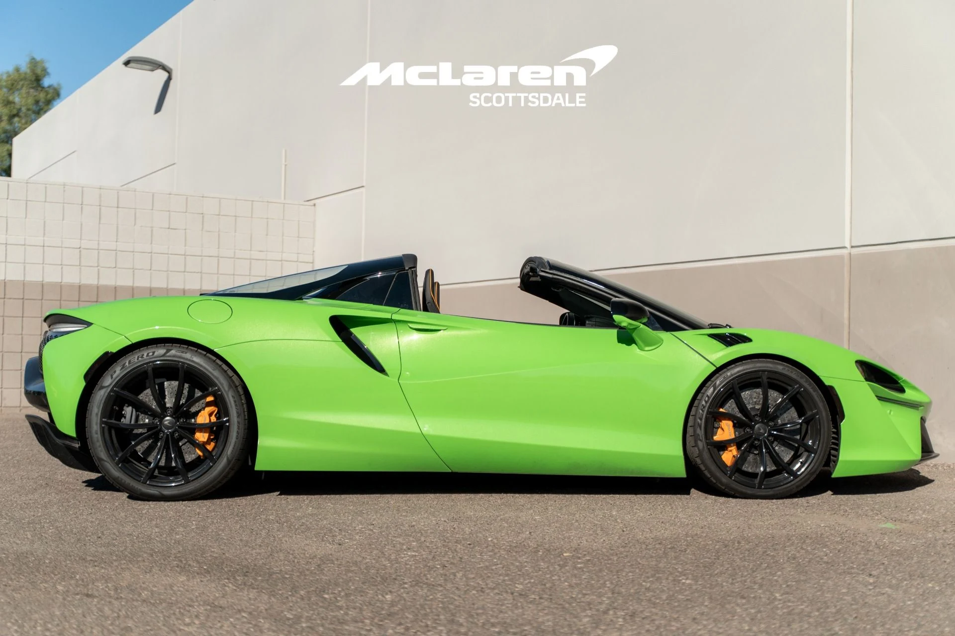 mph007_2983506662_Used_2025_MCLAREN_ARTURA_1761944972_ea2c51de15