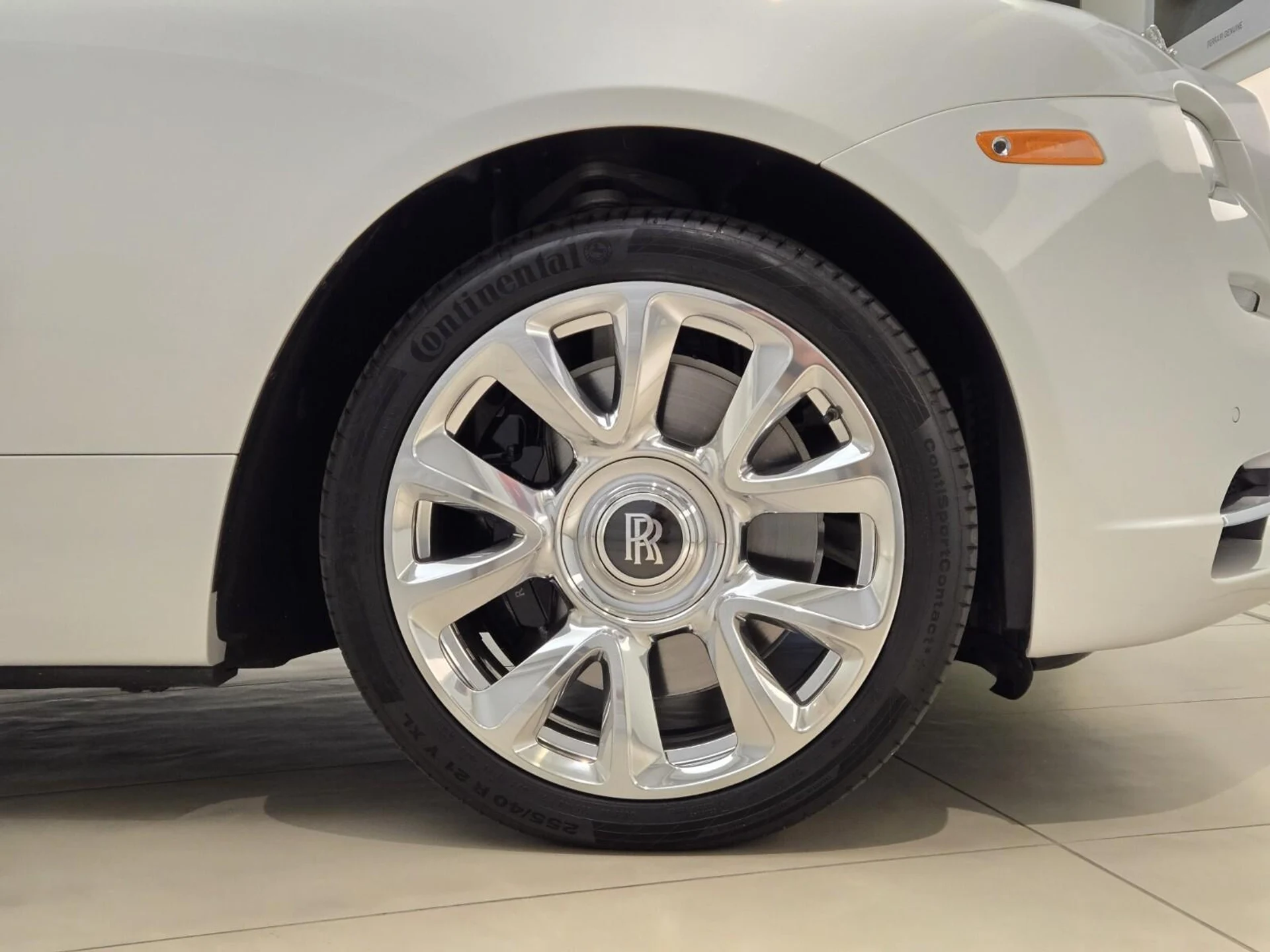 mph007_2985342868_Used_2017_Rolls_Royce_Dawn_1765004106_4642ace5a2